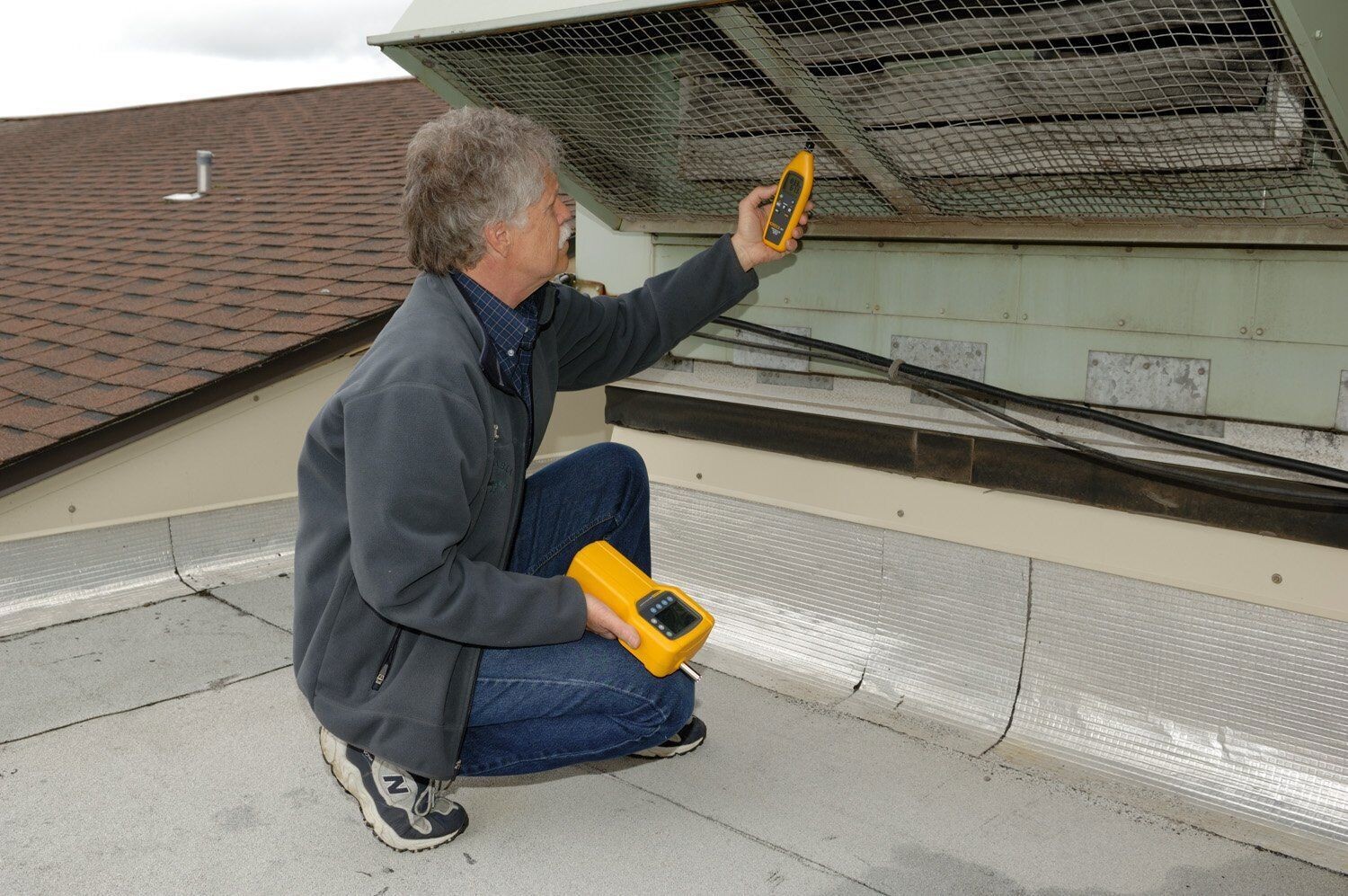 FLUKE 971 TEMPERATURE & HUMIDITY METER DEW POINT WET BULB DUAL DISPLAY 99 RECORD