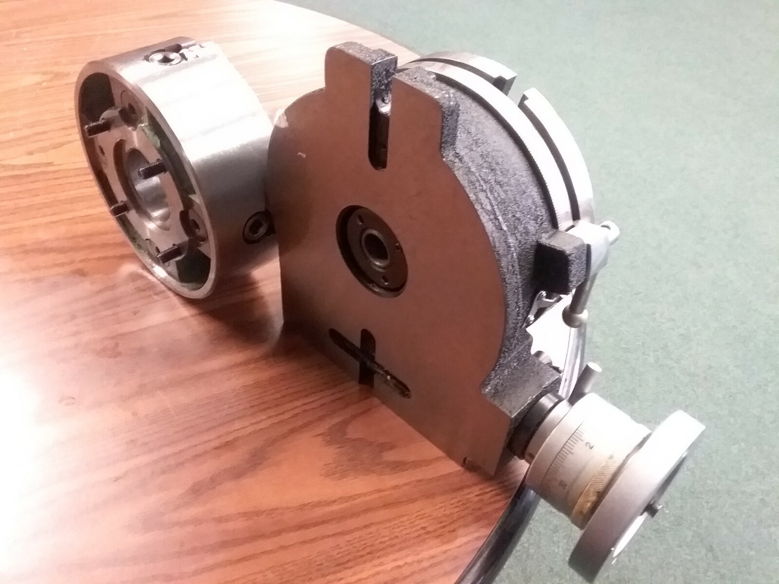 8" HORIZONTAL & VERTICAL ROTARY TABLE w. 8"-4 jaw independent chuck 4 T-nuts