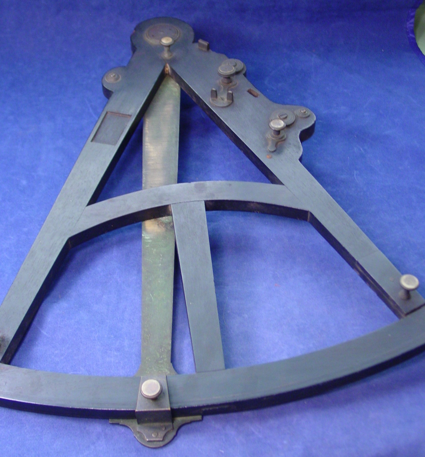 18th Century James Chapman Large 17" Marine Hadley's Quadrant Scroll Work on Arm