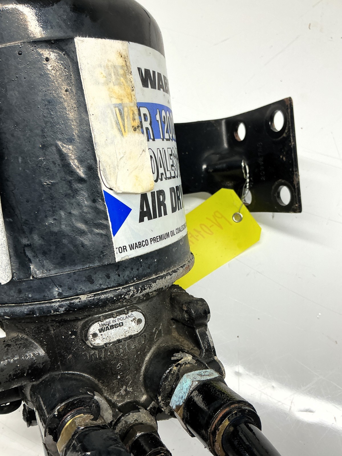 WABCO System Saver 1200 Plus Air Dryer Assembly for Volvo VNL / Mack