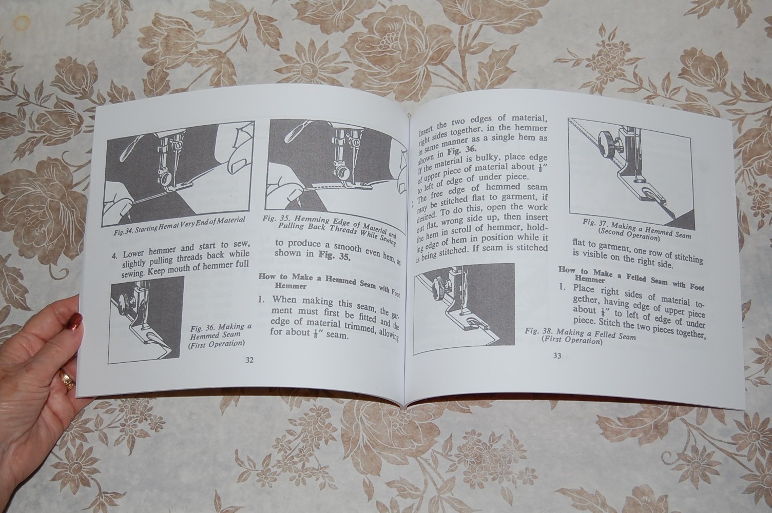 Rare Deluxe-Edition Instruction Manual, Singer Featherweight 221k Sewing Machine