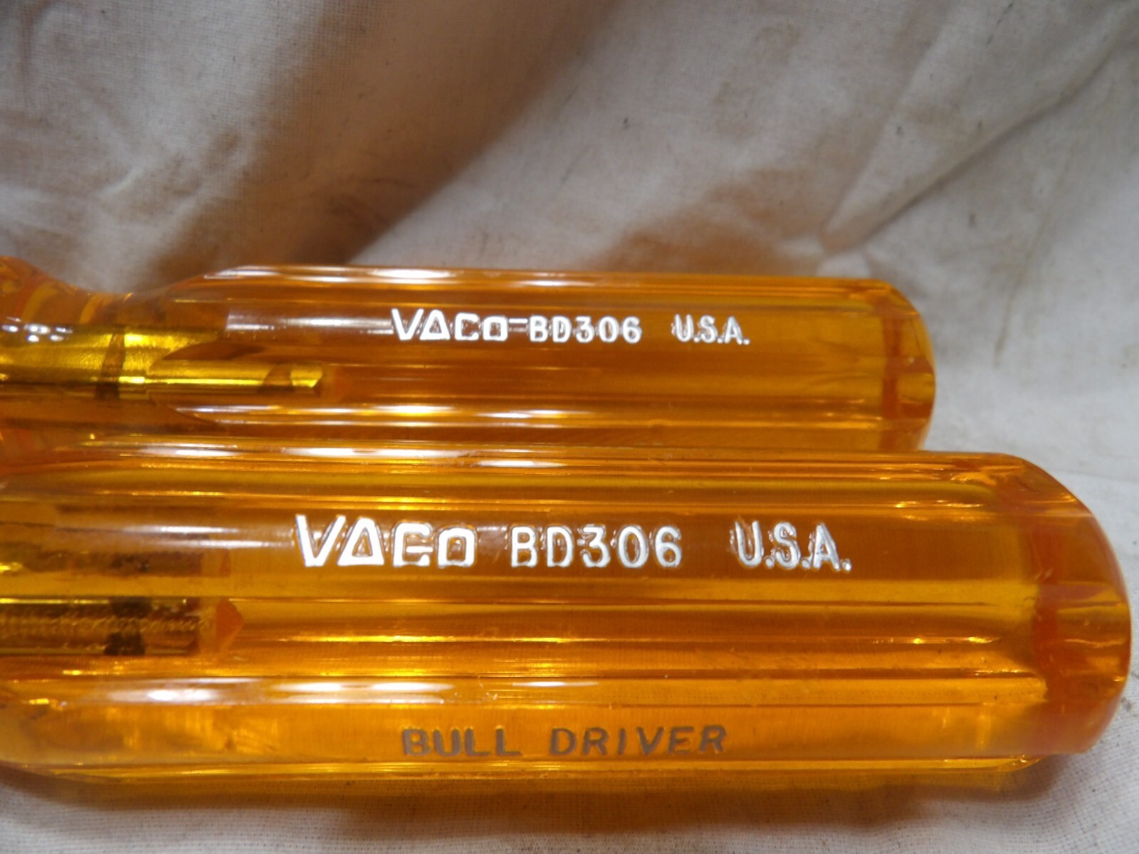 Pair of Vaco 6" Flathead 5/16" Screwdrivers USA