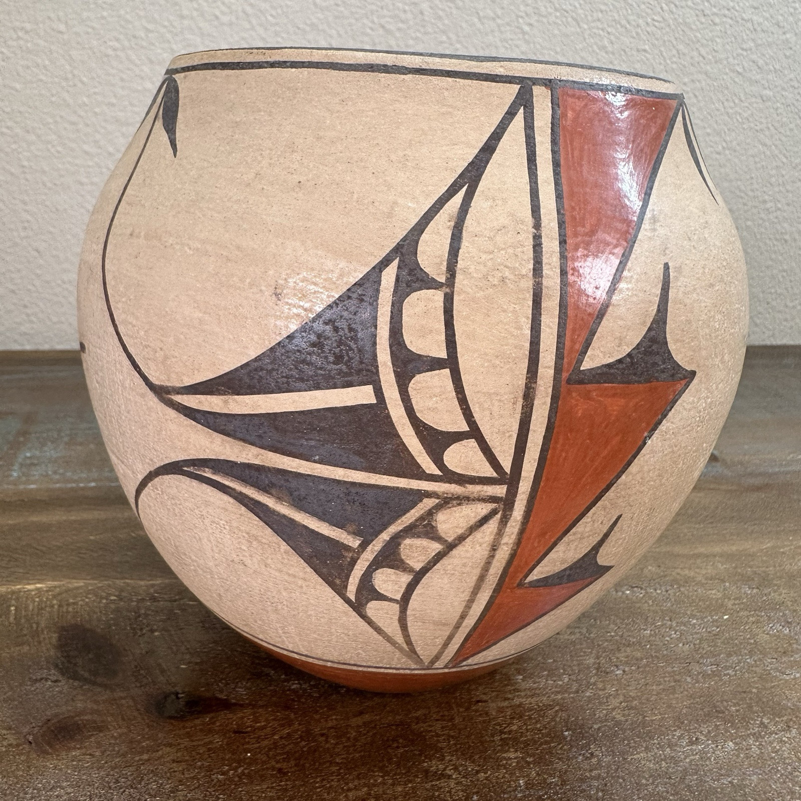 Unsigned Authentic New Mexico Zia Pueblo Indian Pottery Painted Bird Pot 7.5”