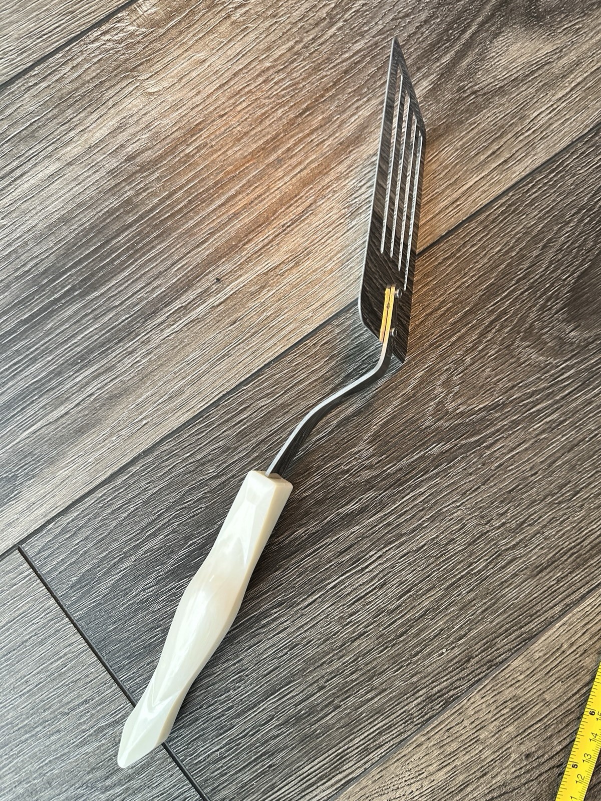 CUTCO Spatula Slotted Turner Flipper Pearl White Handle 12 inch Vintage 17 JI