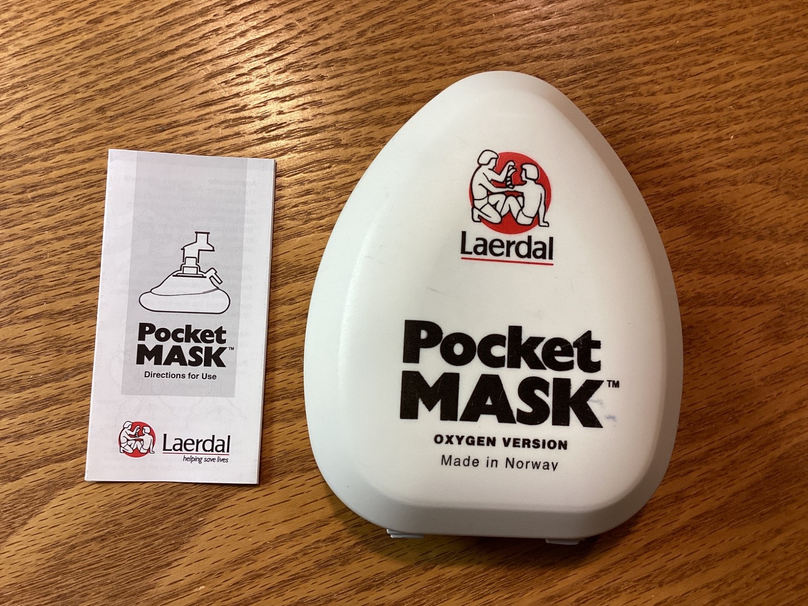 Laerdal CPR Rescue Pocket Mask & Instructions Hard Case (Oxygen Version)