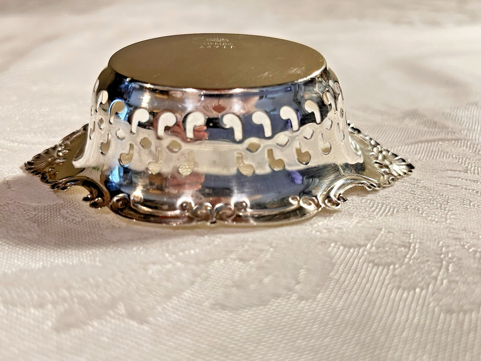 ONE Gorham Sterling Silver Nut Dish 23.5 Gr W/Mono. 3-3/4" X 2-1/2". A 4780