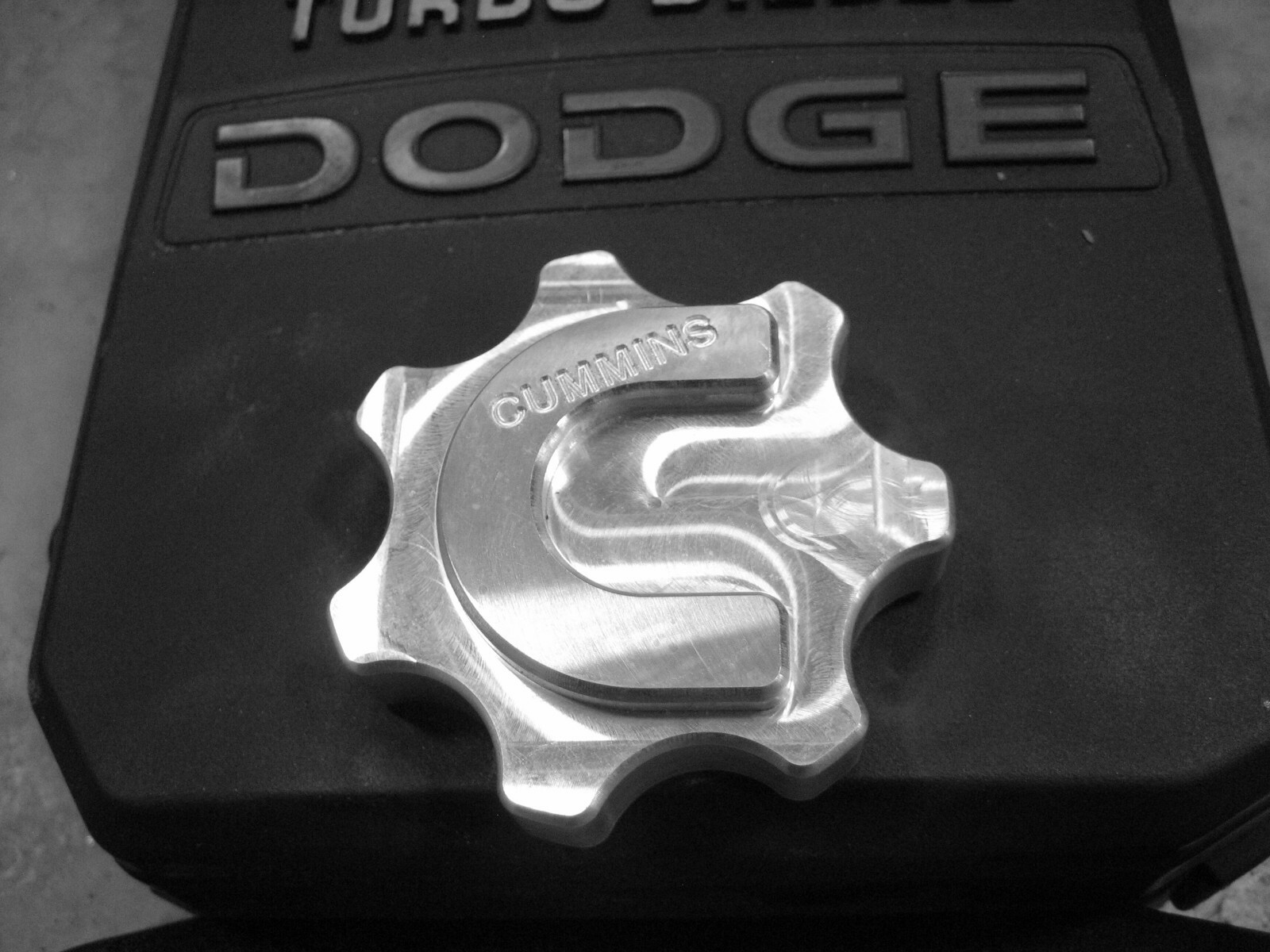 Billet Cummins Oil Cap fits 98 To Current 5.9 / 6.7 All 24V And Common Rail