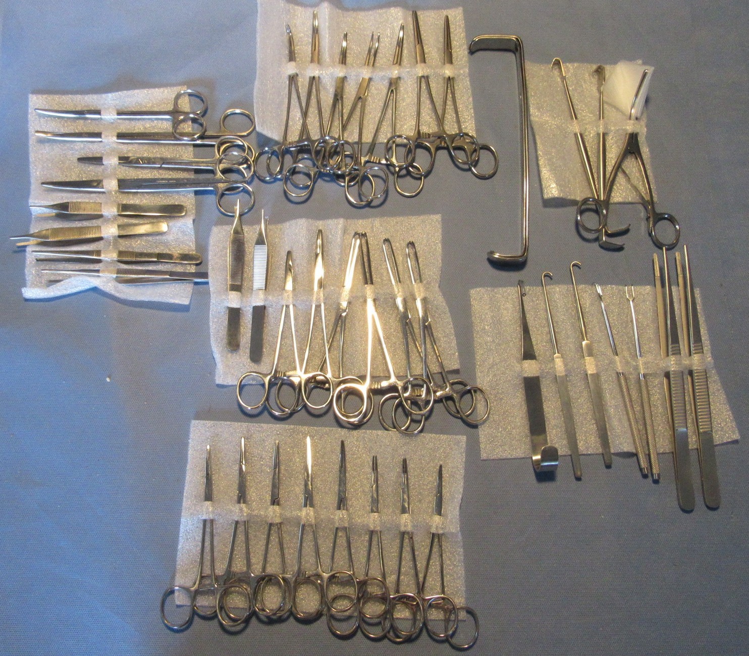 Centurion Lot of 43 Medical Surgical Instruments Clamp Forceps Scissors Pakistan