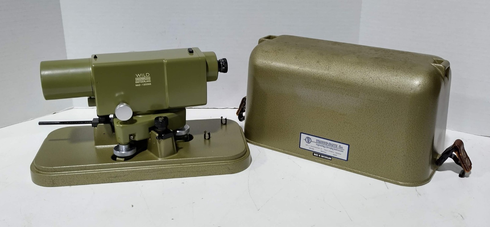 Wild Heerbrugg Switzerland NA2-133368 Automatic Surveying Lever Mfg 1966 w/ Case