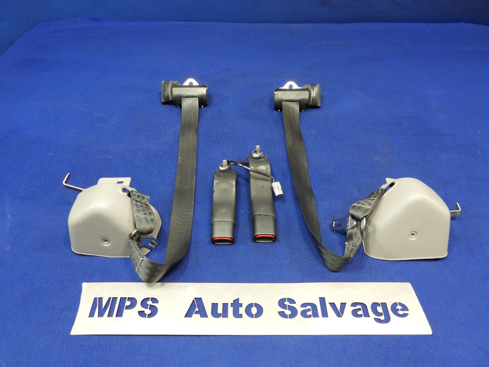 97 1997 Ford Mustang Convertible Gray Front Seatbelt Set Seatbelts OEM E48