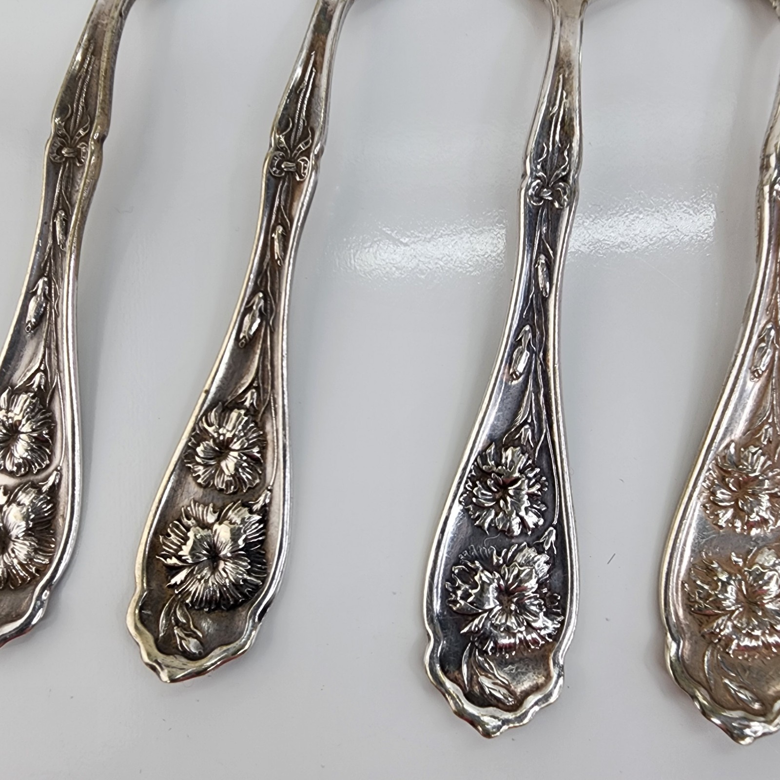 Wm Rogers (W.R.) Carnation 1908 Silverplate Dinner Spoons Set 6 Vintage Crafting