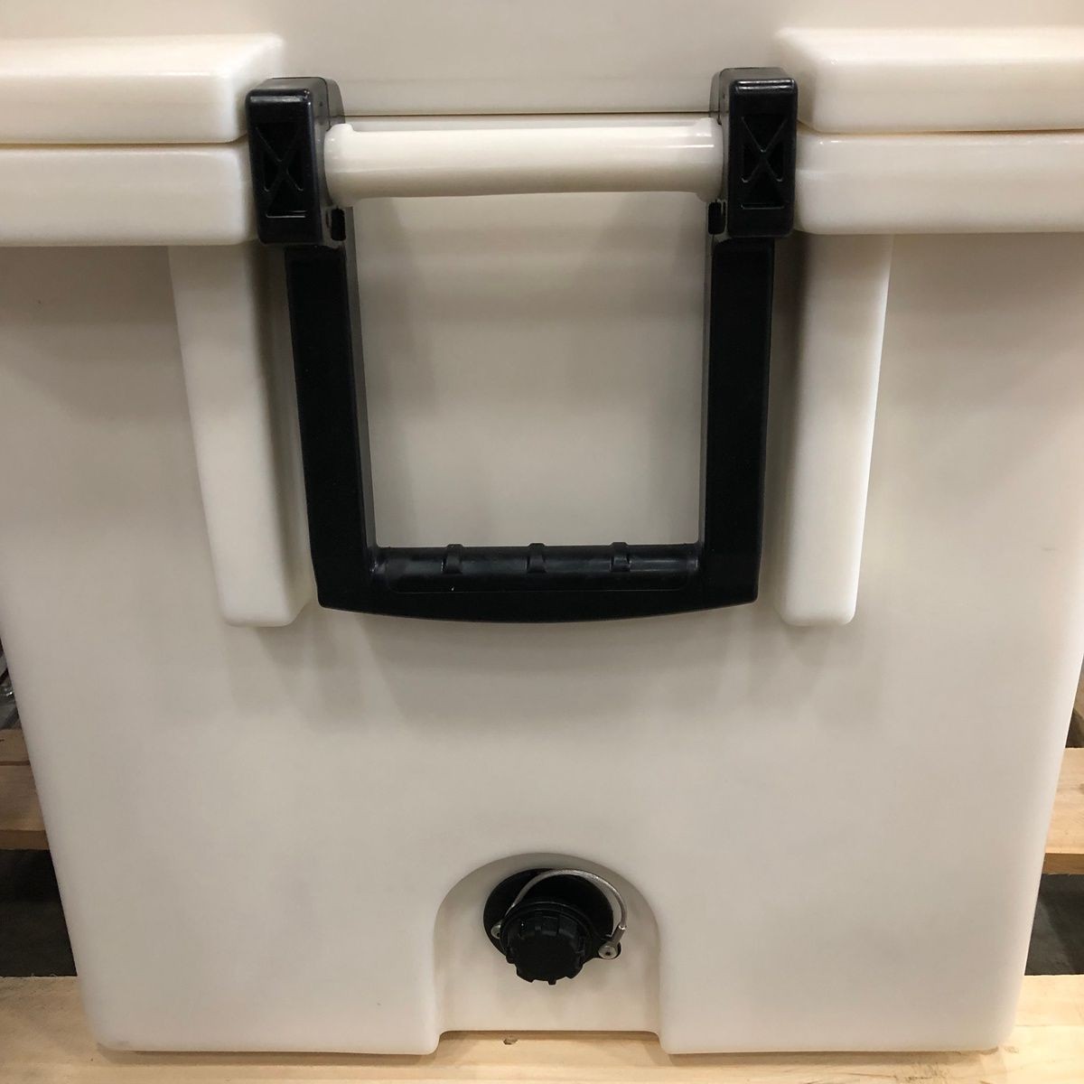 PELICAN Elite Outdoor Cooler 250QT White 200 Can Capacity**