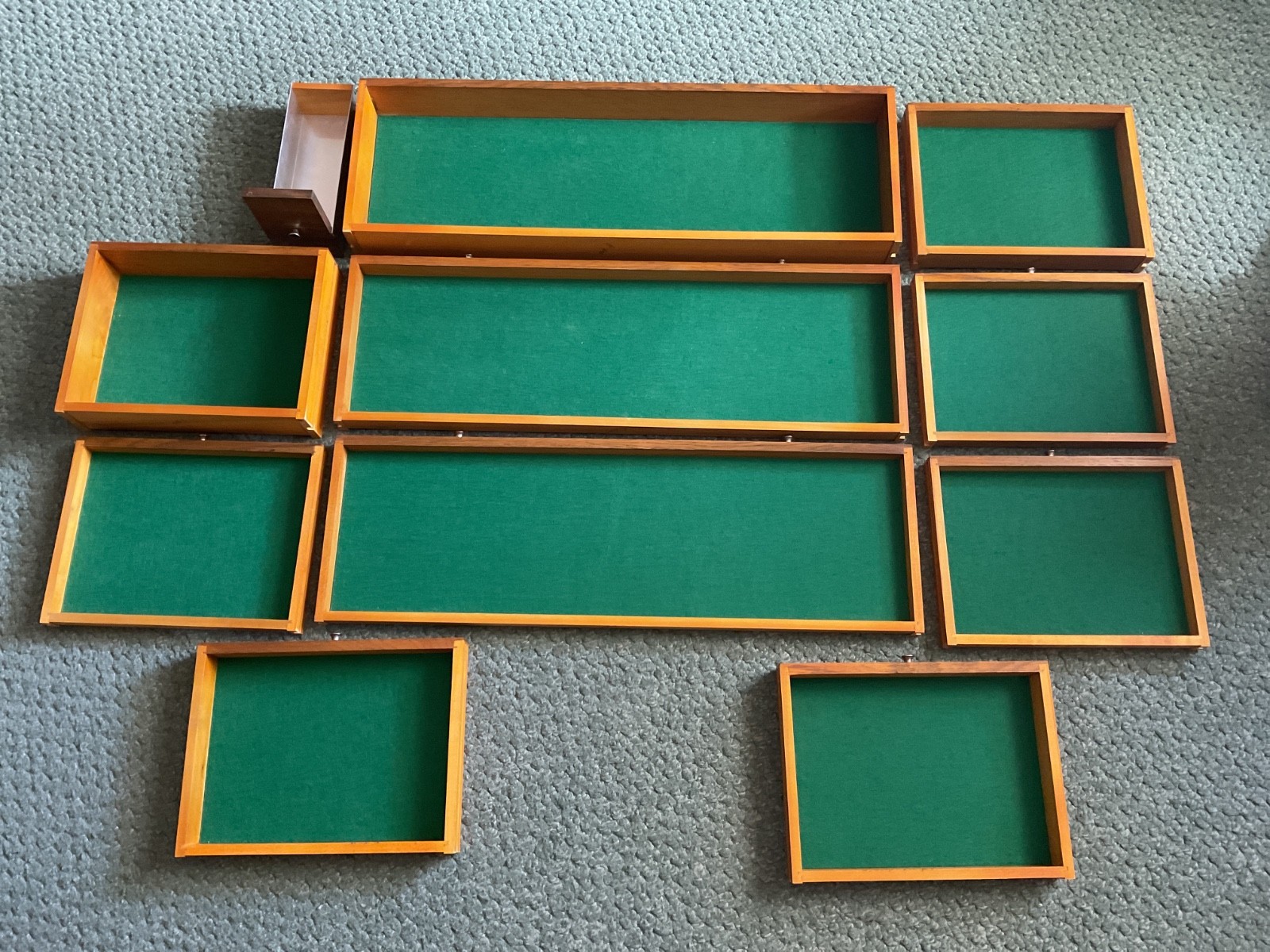 1979 GERSTNER & SONS MODEL 052 JOURNEYMAN MACHINISTS 11-DRAWER WOOD TOOL BOX