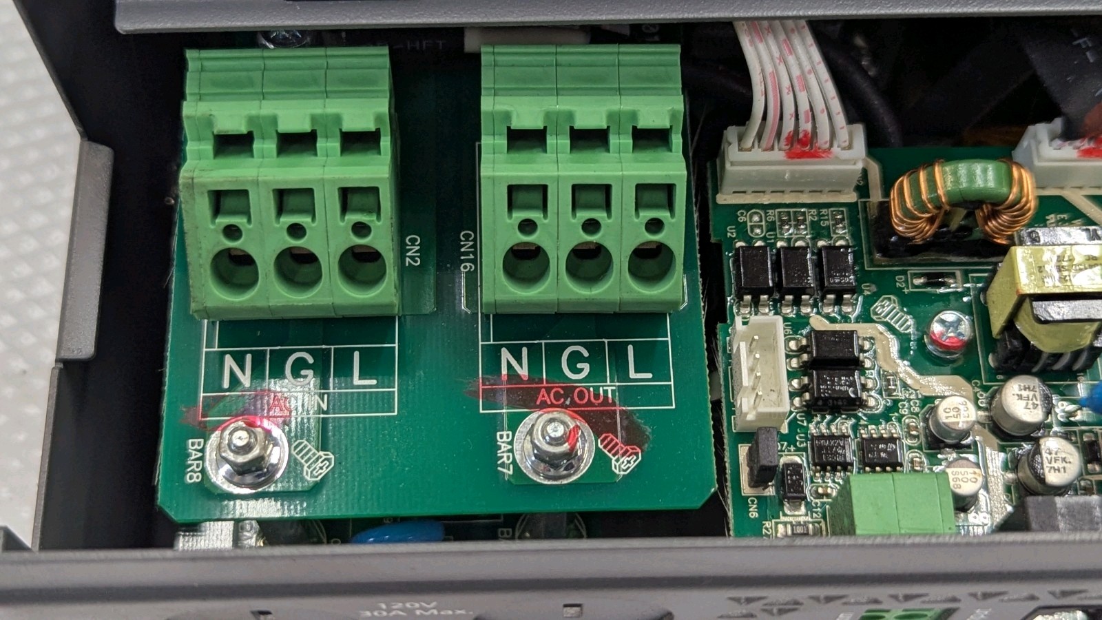 FGA 817-2000 Xantrex Freedom X 2000 BENCH TESTED USED INVERTER PURE SINE 2000W