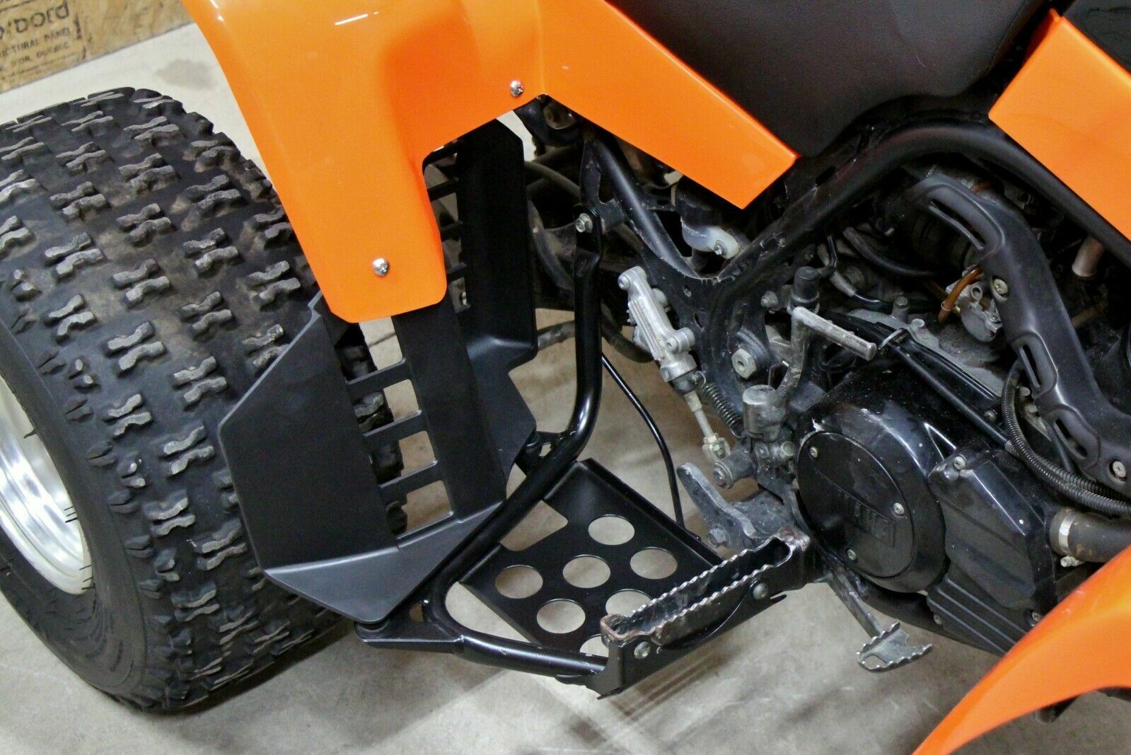 NEW Black Heel Guards footrest Yamaha Banshee left + right nerf bars plastics