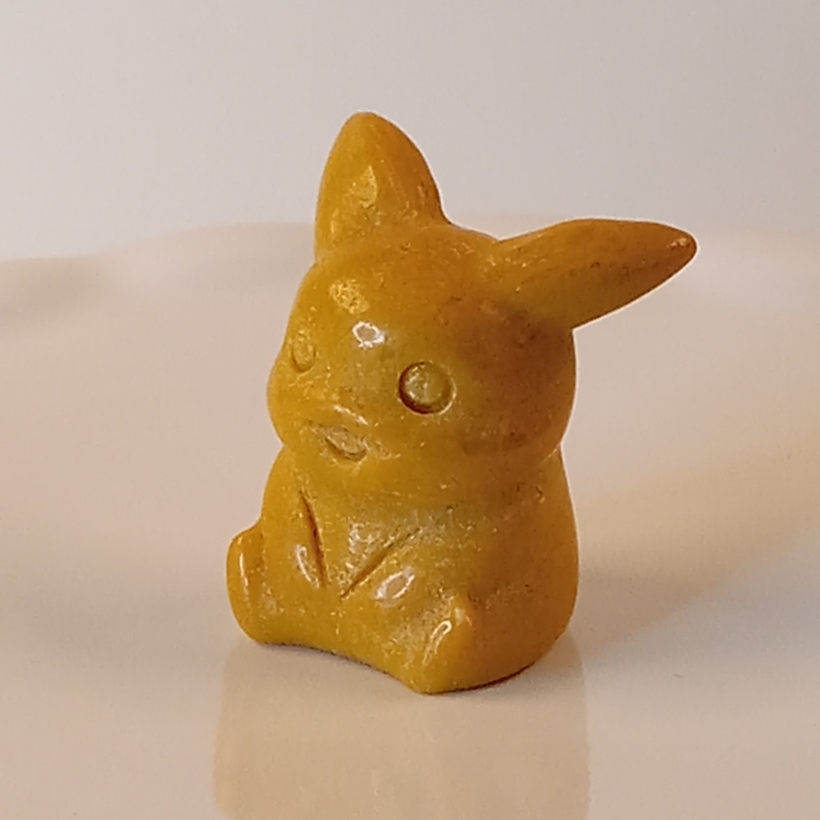 Yellow Jade Crystal Pikachu Pokemon Character Carving 18g | E14
