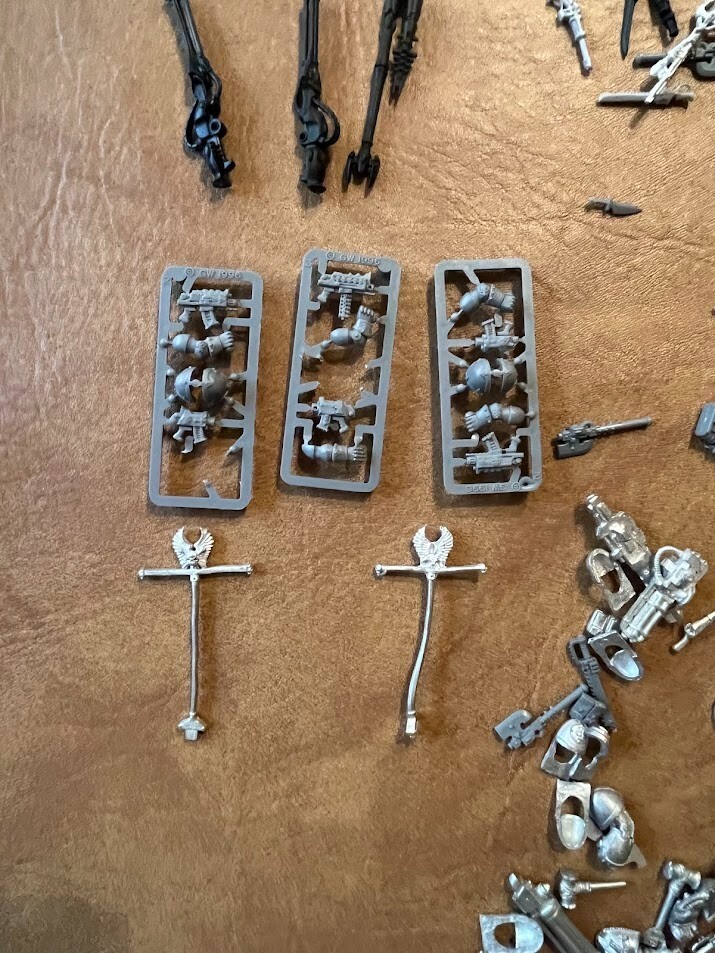 Large Lot of Warhammer 40k Bits 250+ Pieces Metal & Plastic