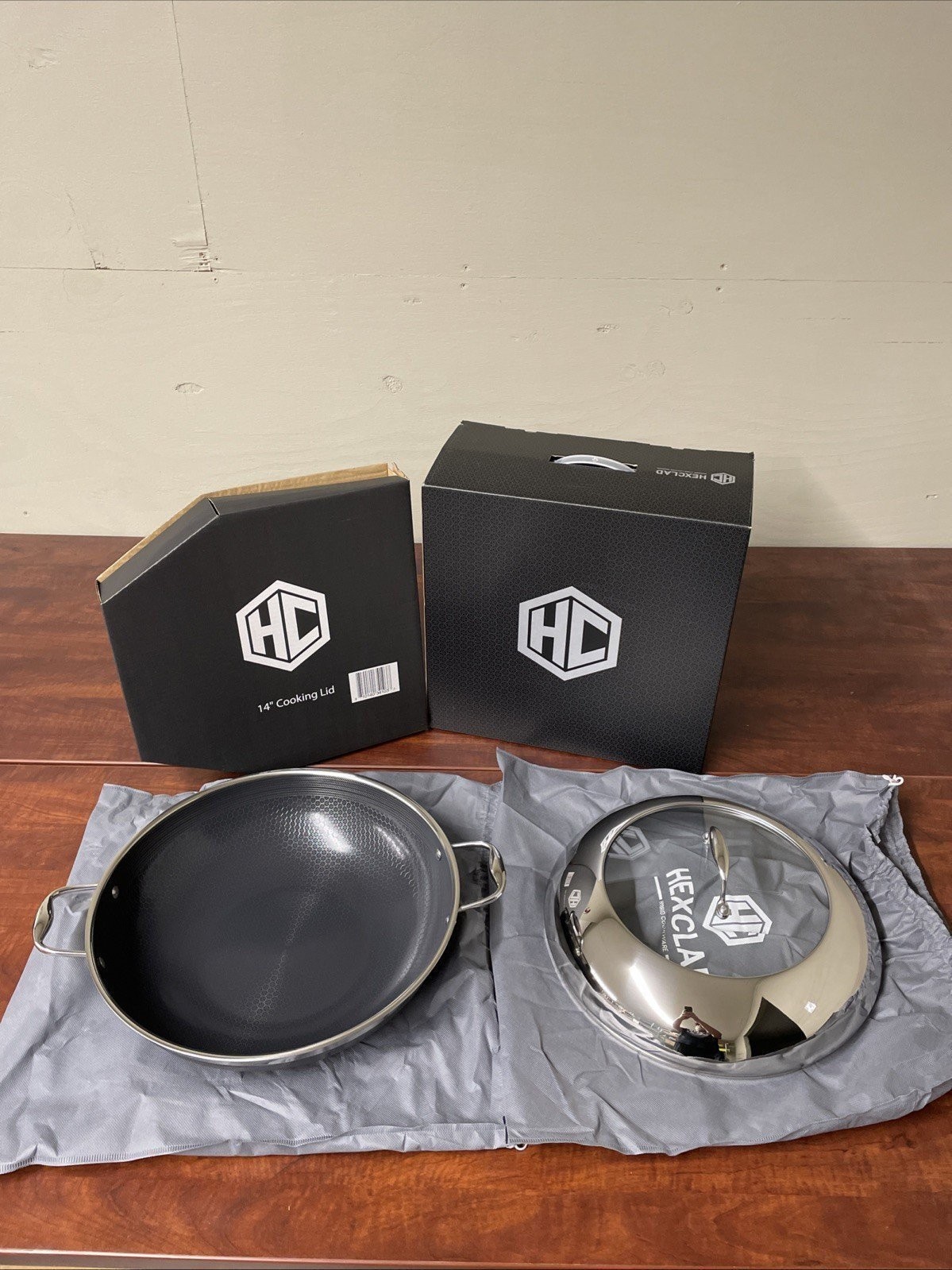 HexClad Hybrid Nonstick 14" Inch Wok W/ Stainless Steel Lid