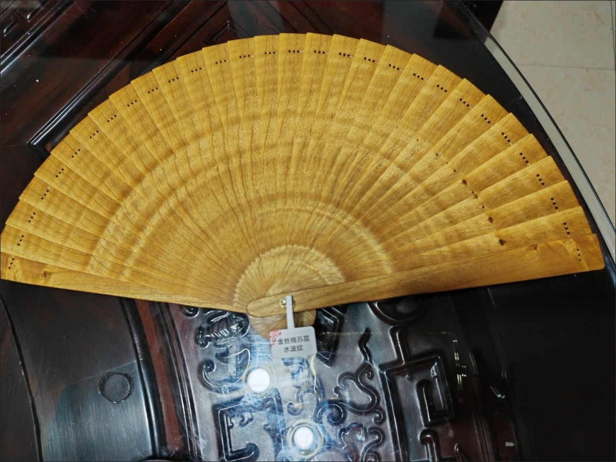 Golden Nanmu Fan Chinese Style Handmade Mini Su Fan Tassel Decor Portable