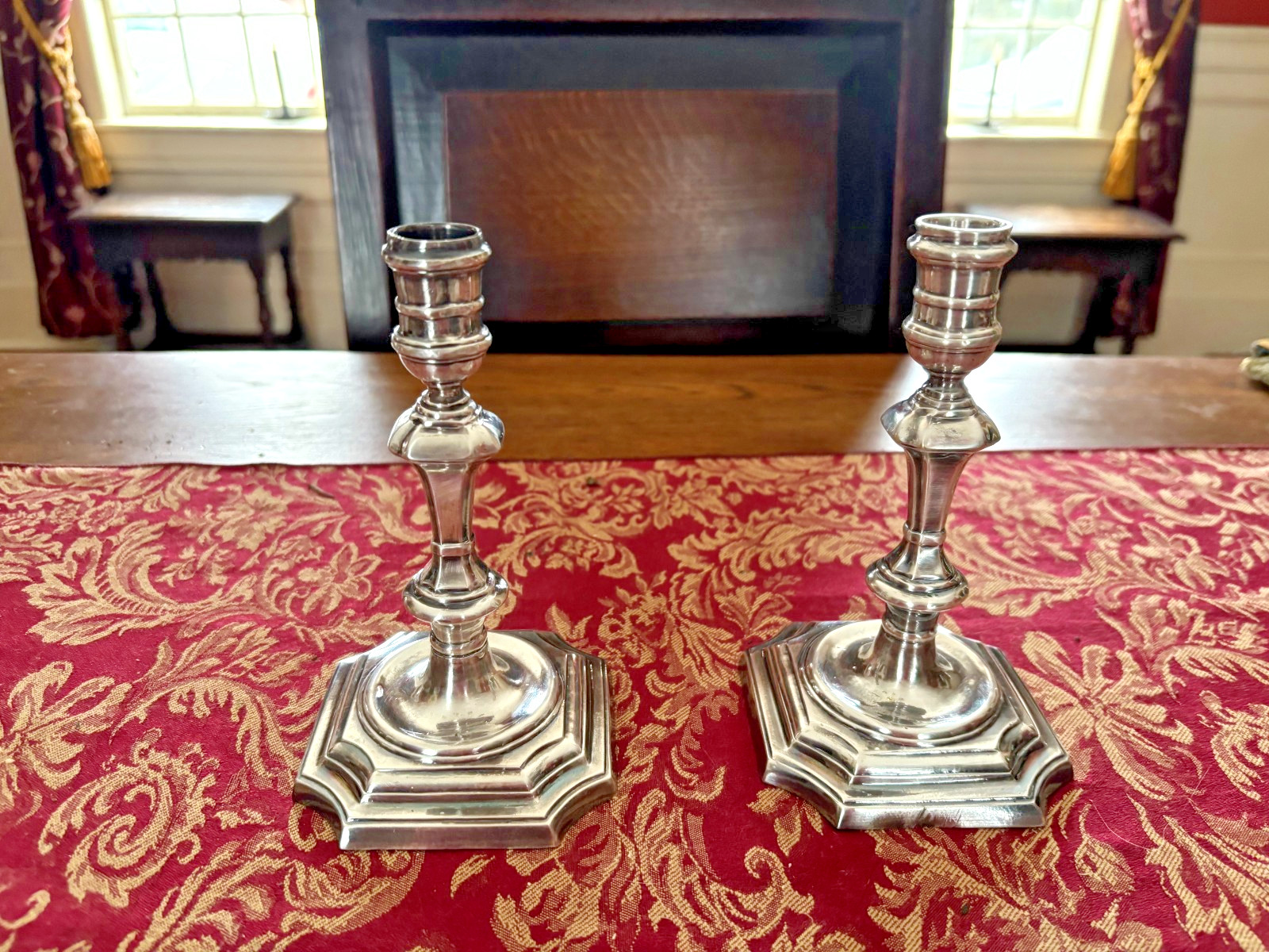 Vtg Williamsburg Stieff Pair Colonial Silver Plated Candlesticks J-2, 6 1/4"
