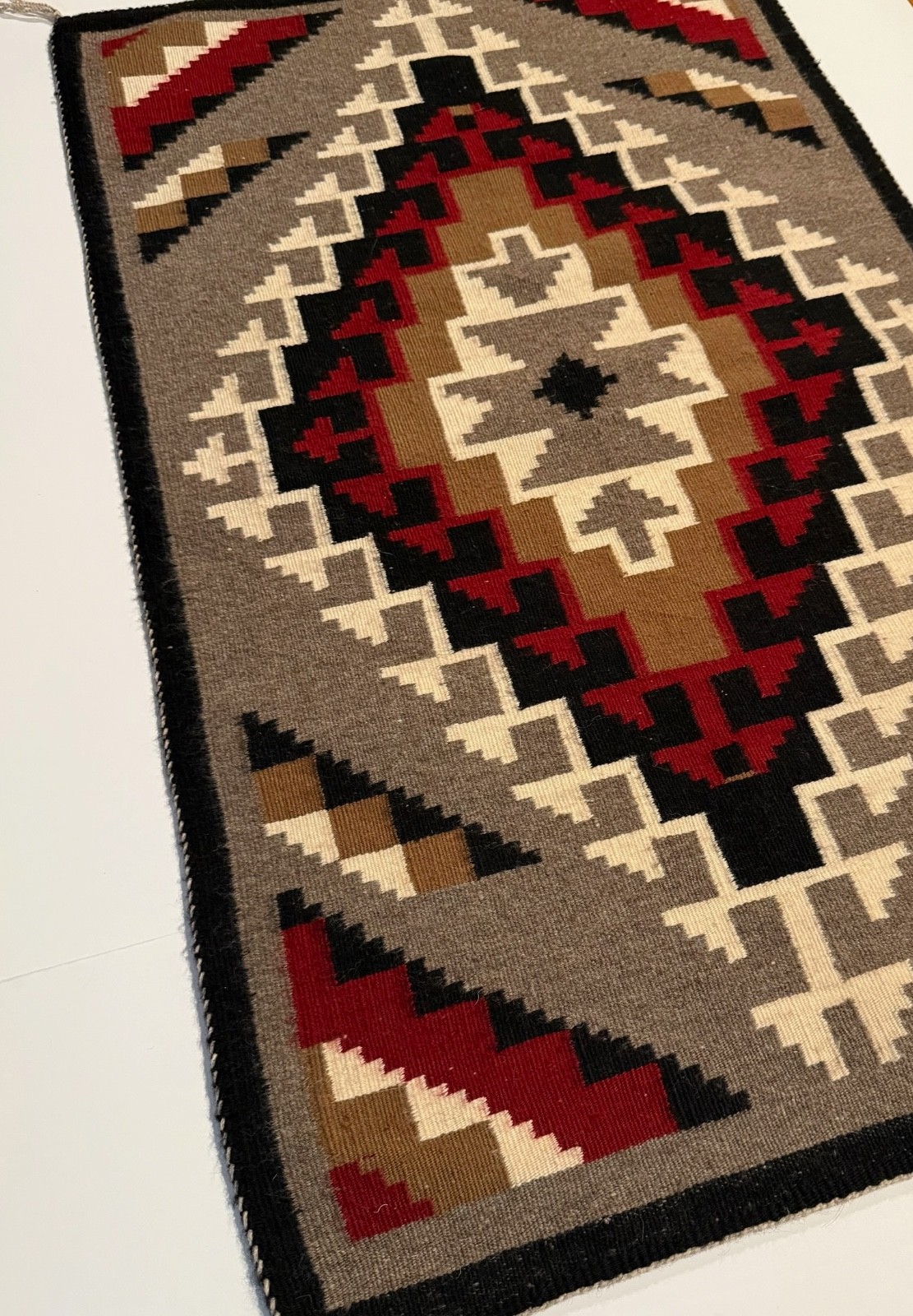 OUTSTANDING NAVAJO GANADO RUG / TAPESTRY,2-TONE(OLIVE-TAN) BACKGROUND, MINT, NR!