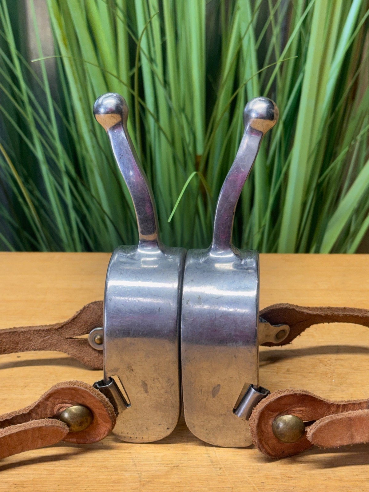 Ladies Long Shank Stainless Steel BALL END Western Spurs w Leather Straps