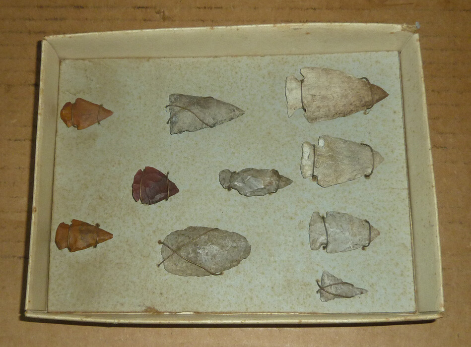 Vintage 10 Indian Arrowheads,Old Hunting Tools,Artifact,Native American Used