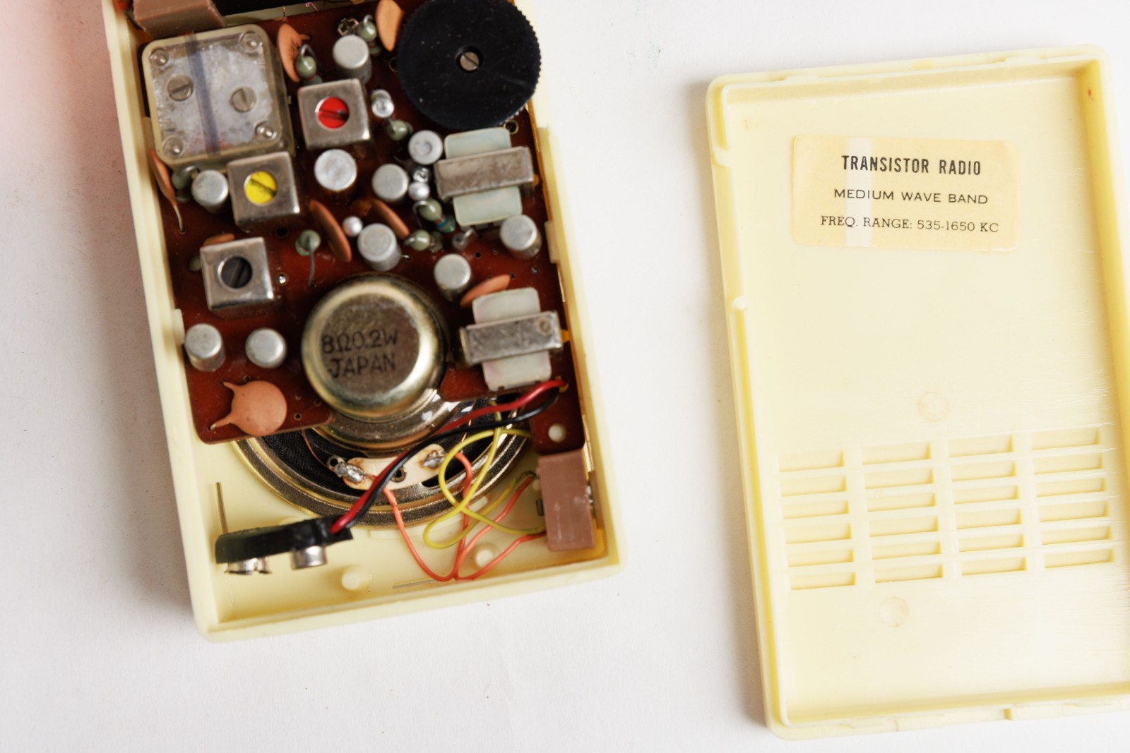 Vintage Safari 8 Transistor Radio Working