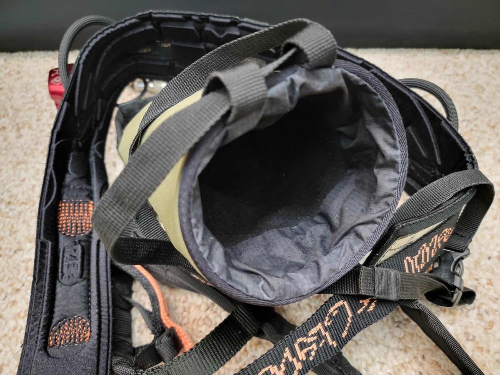 PETZL (France) Crolles Size Small Climbing Harness BD Belay Carabiner Chalk Bag.