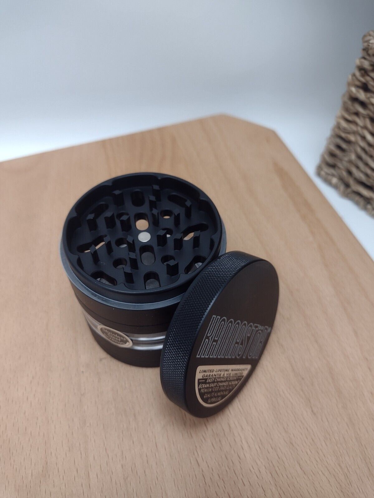 Kannastor - HERB Grinder Stainless Steel EZ Screen | 4pc | 2.5" | Black (GR555)