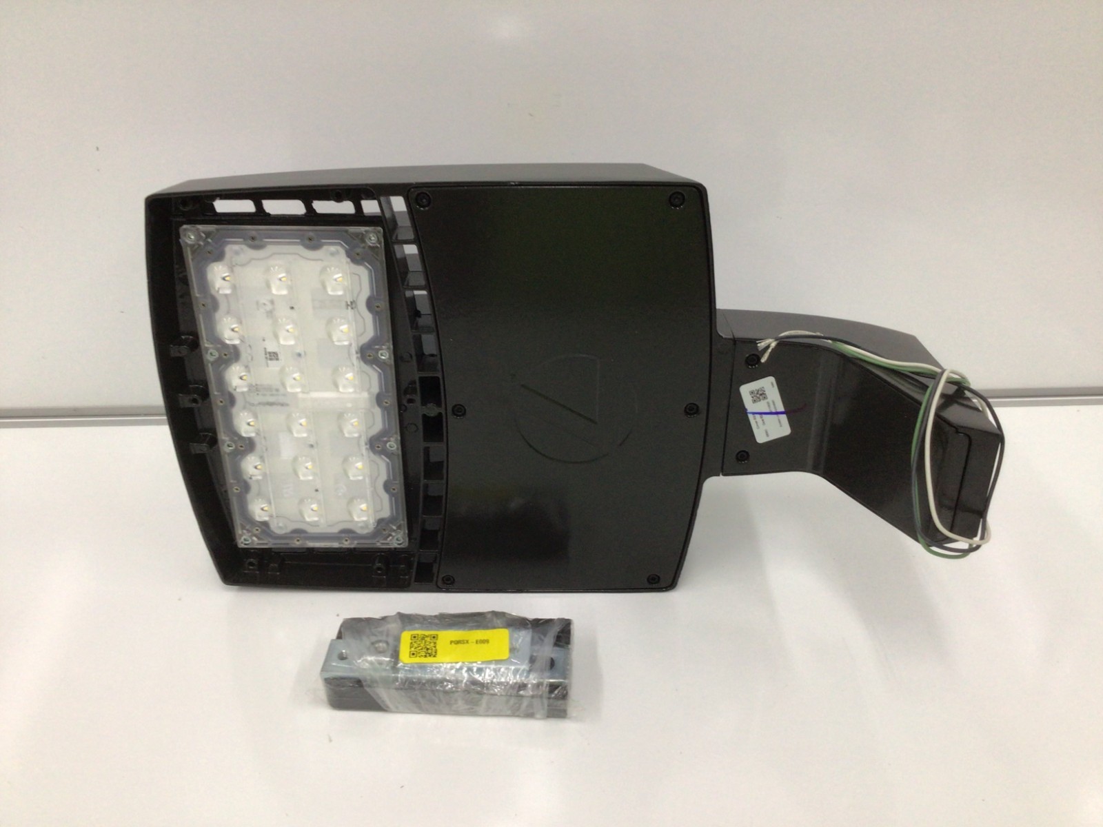 Lithonia Lighting RSX1 LED P3 40K R3 MVOLT RPA DDBXD LED, Pole Mount, 14,023 lm,