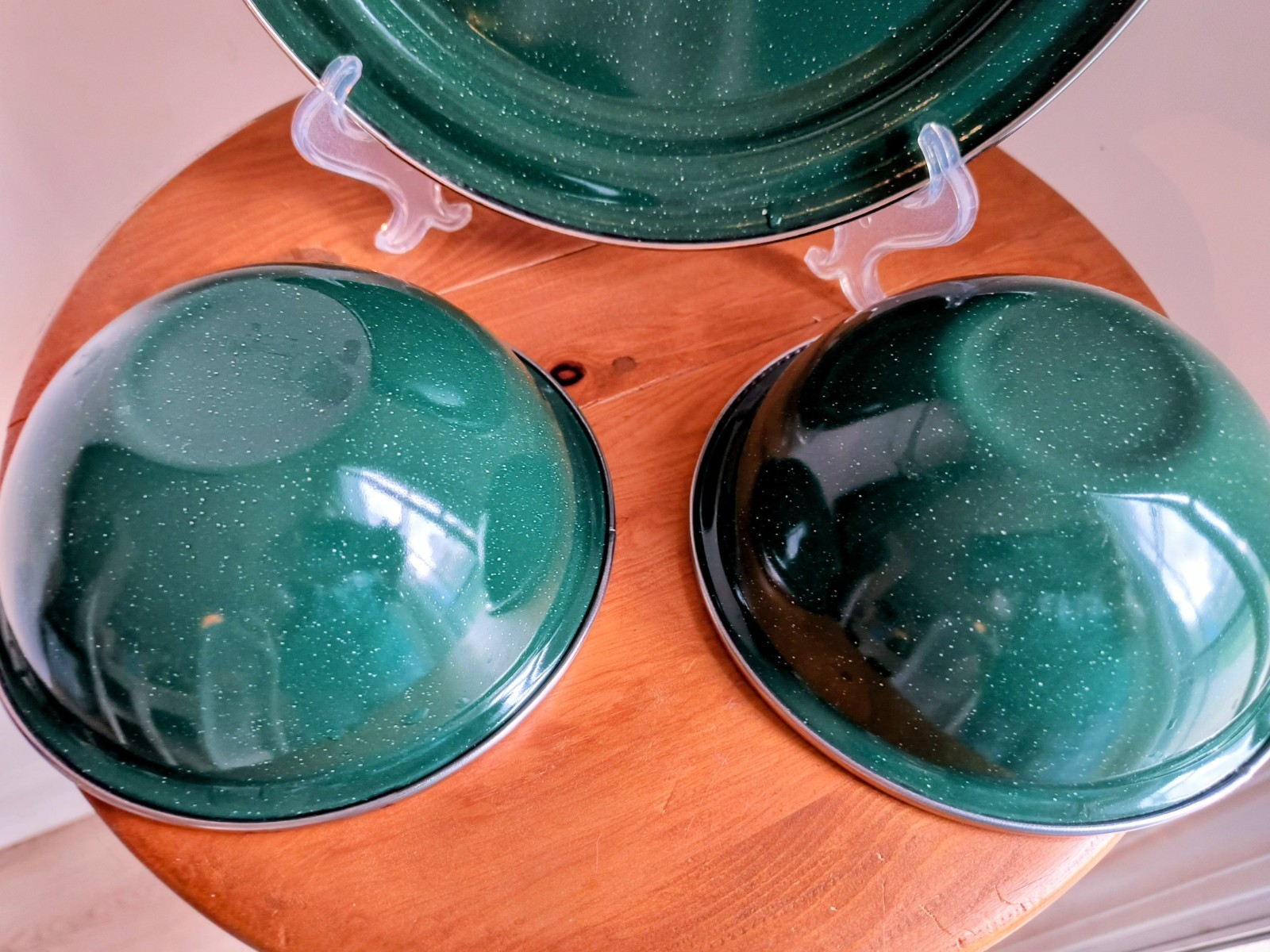 GSI Outdoors Pioneer Green enamelware 2 Serving Plates/2 Bowls camping prepping