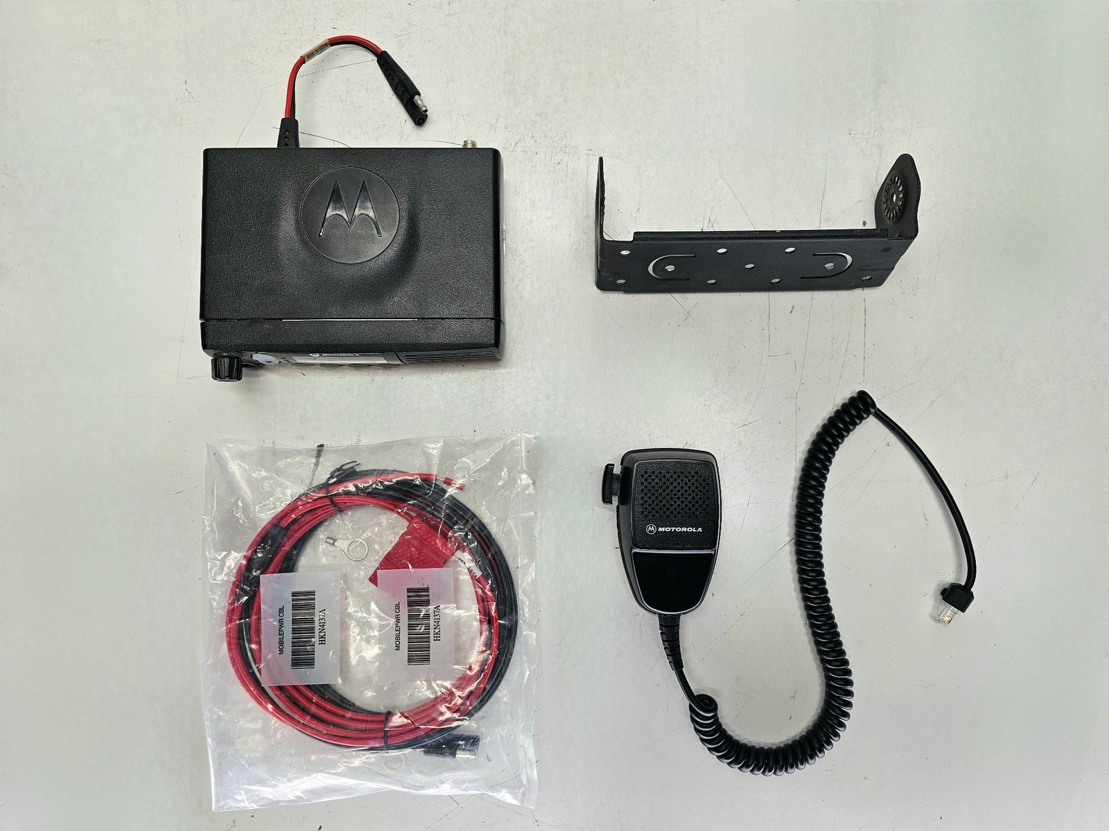 Motorola CM300 VHF 146-174 MHz 32 Channel 25 Watt (Complete Kit)