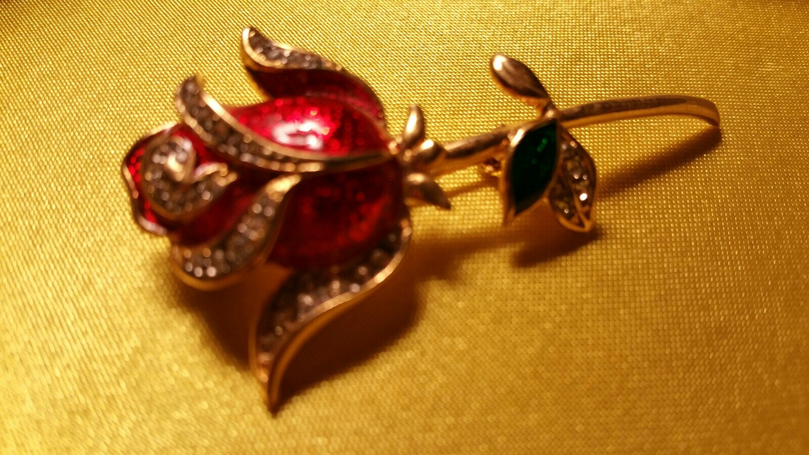 Vintage Costume Jewelry Lots Brooches Signed Unsigned *All Wear*