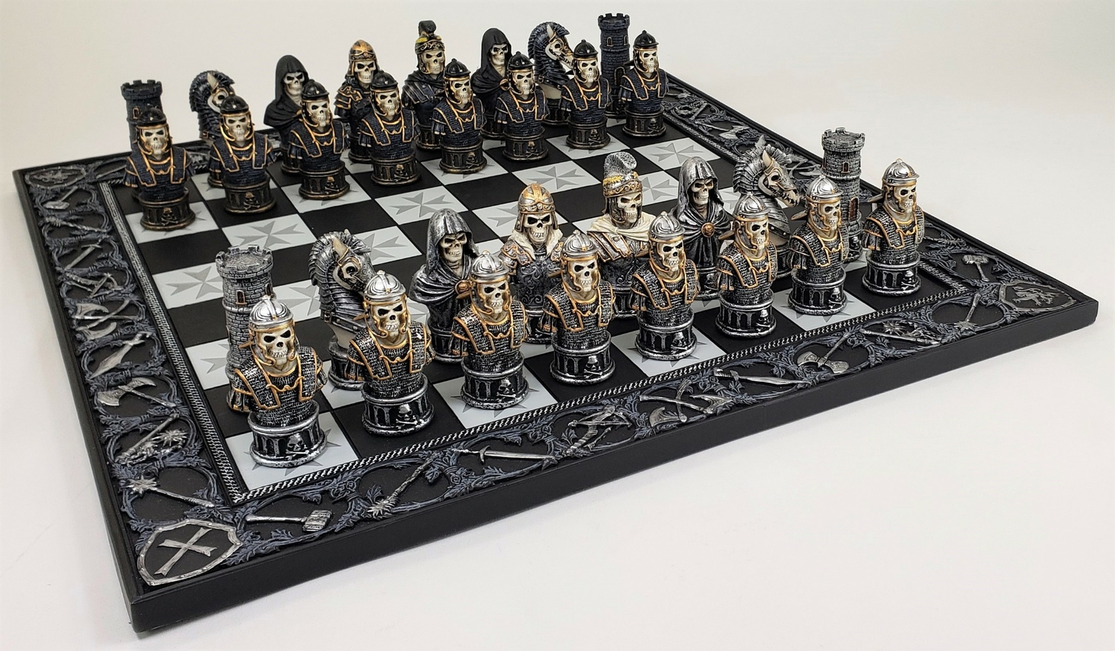 Medieval Times Skull Busts Gothic Fantasy Knights Chess Set 17" Maltese Board