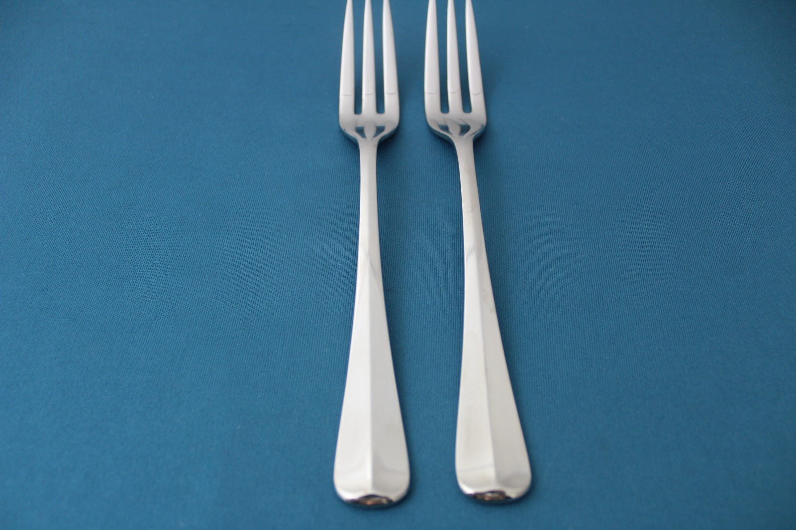 2 Dinner Fork Gorham COLONIAL TIPT 18/8 Stainless Japan LIGHT Use 8"