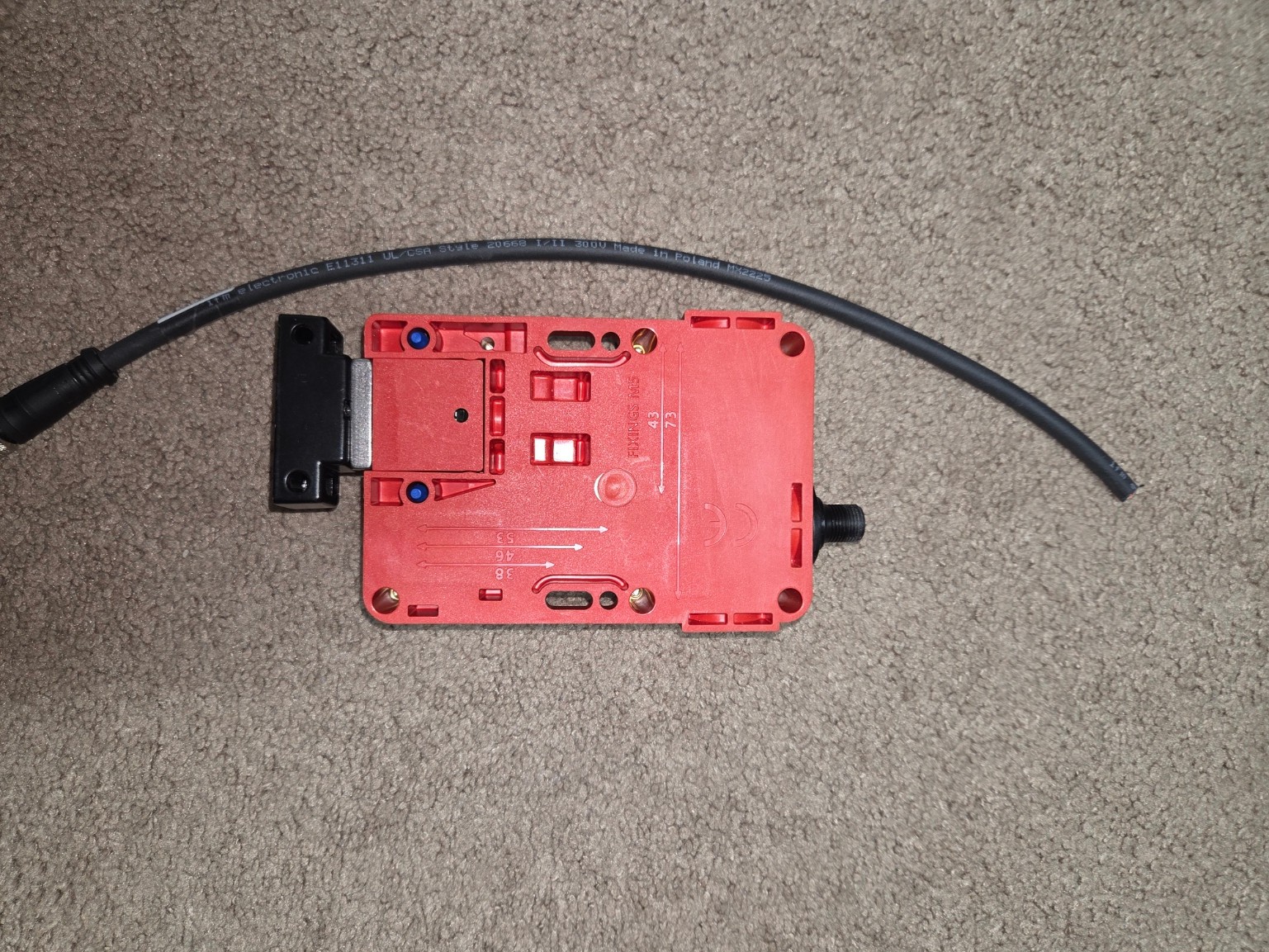 Allen Bradley 440G-T2NBBPH-1L TLS2-GD2 Guard Master Safety Switch 24V Coil