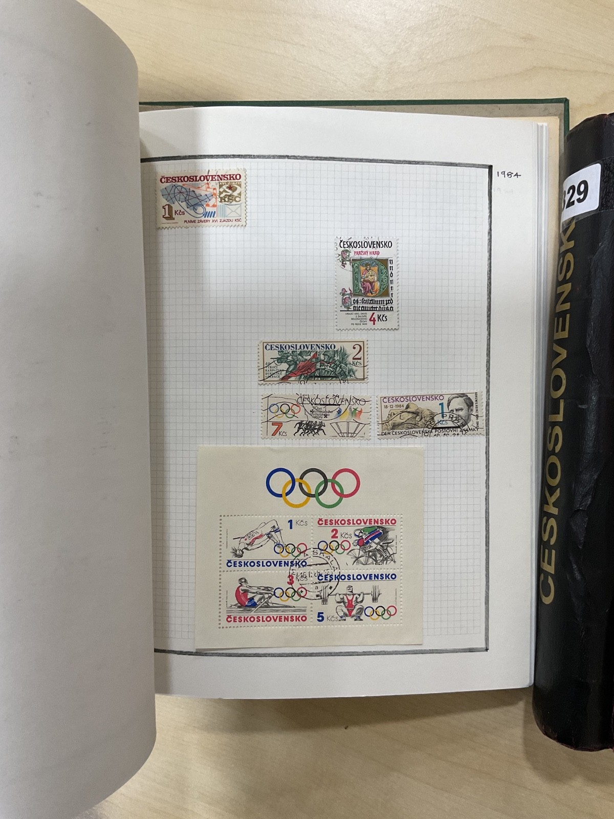 Czechoslovakia stamps. 1918 - 2000s, 2 Albums. 3.8kg. G/105