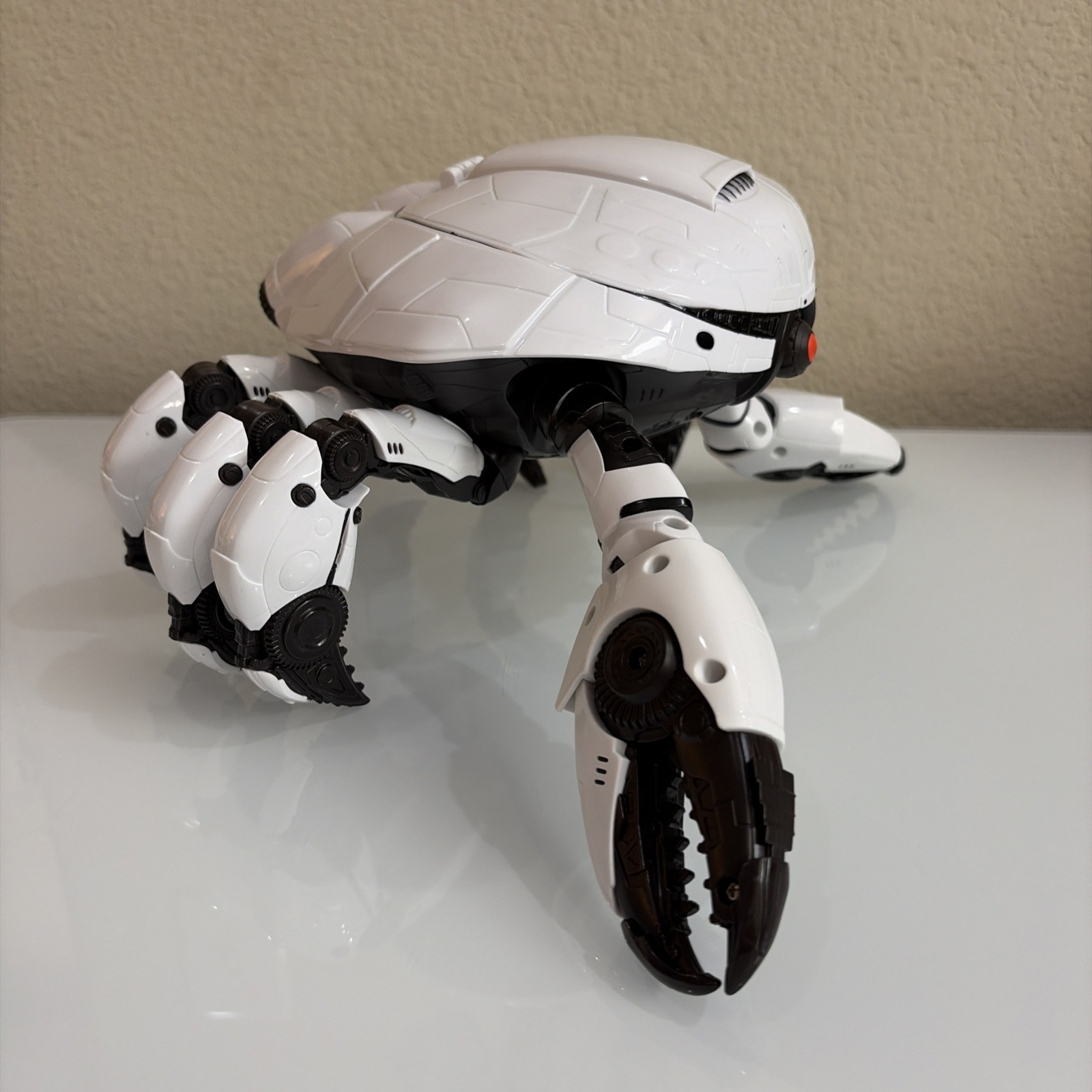 WowWee White and Black Robotic Spider Toy Robot Figure