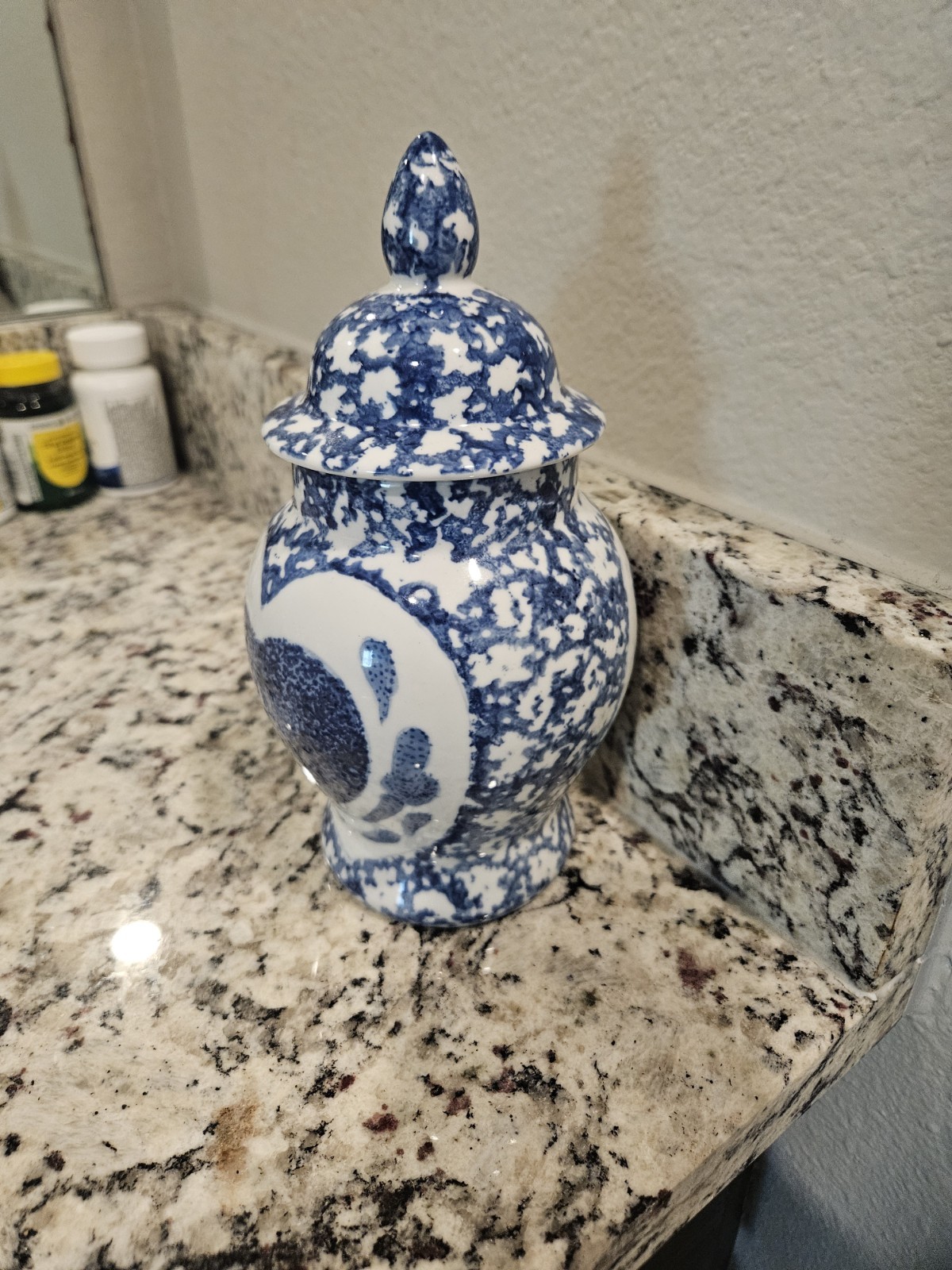 Home decor - Gorgeous ginger jar in cobalt blue heart design and mottled pattern