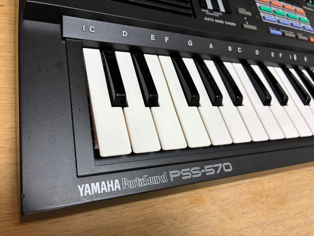 Yamaha PSS-570 FM Synthesizer 49-Key Vintage Keyboard w/ Japanese Manual