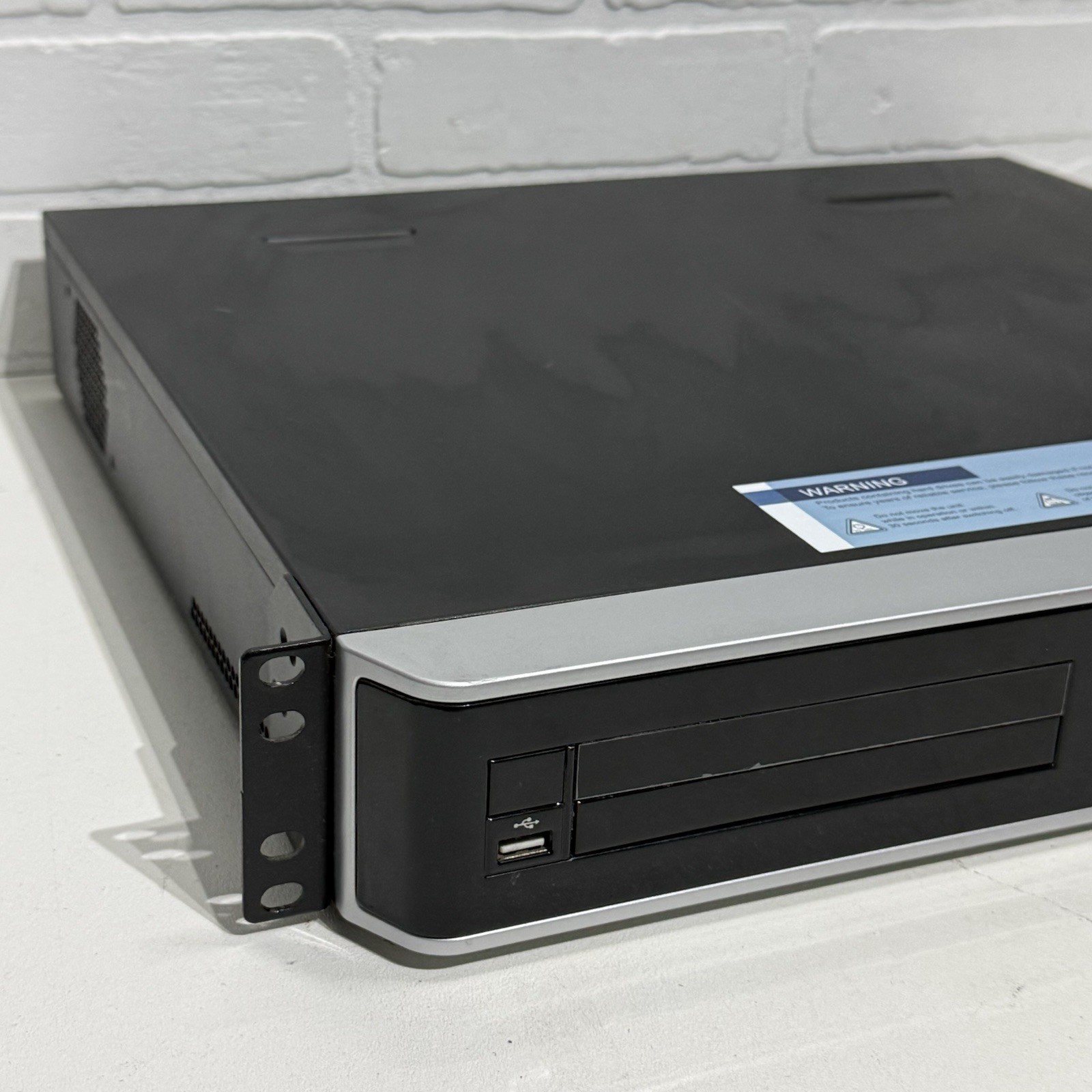 Bosch DIVAR 5000 - 16A200 Digital Video Recorder 16-Channel DVR