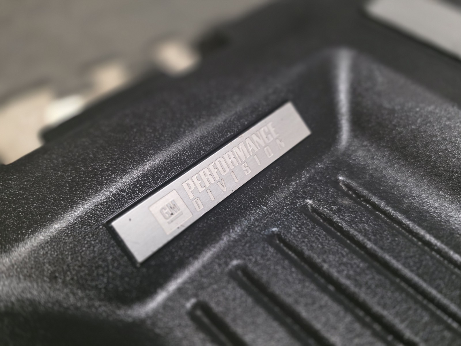 Trailblazer Ss Tbss Engine Cover 6.0L V8