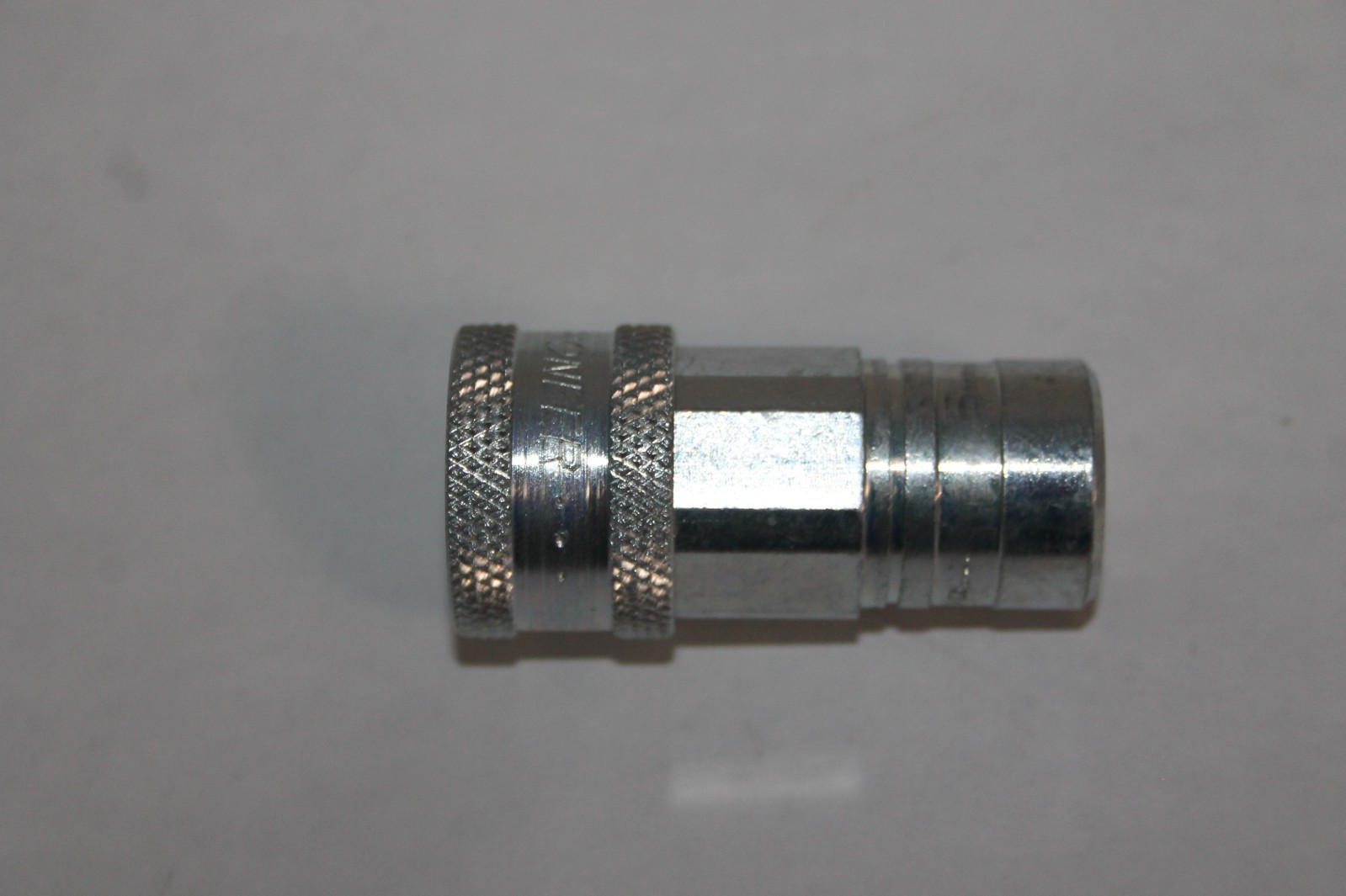 Pioneer Parker 4050-2P Female Manual Quick Connect Coupler NEW