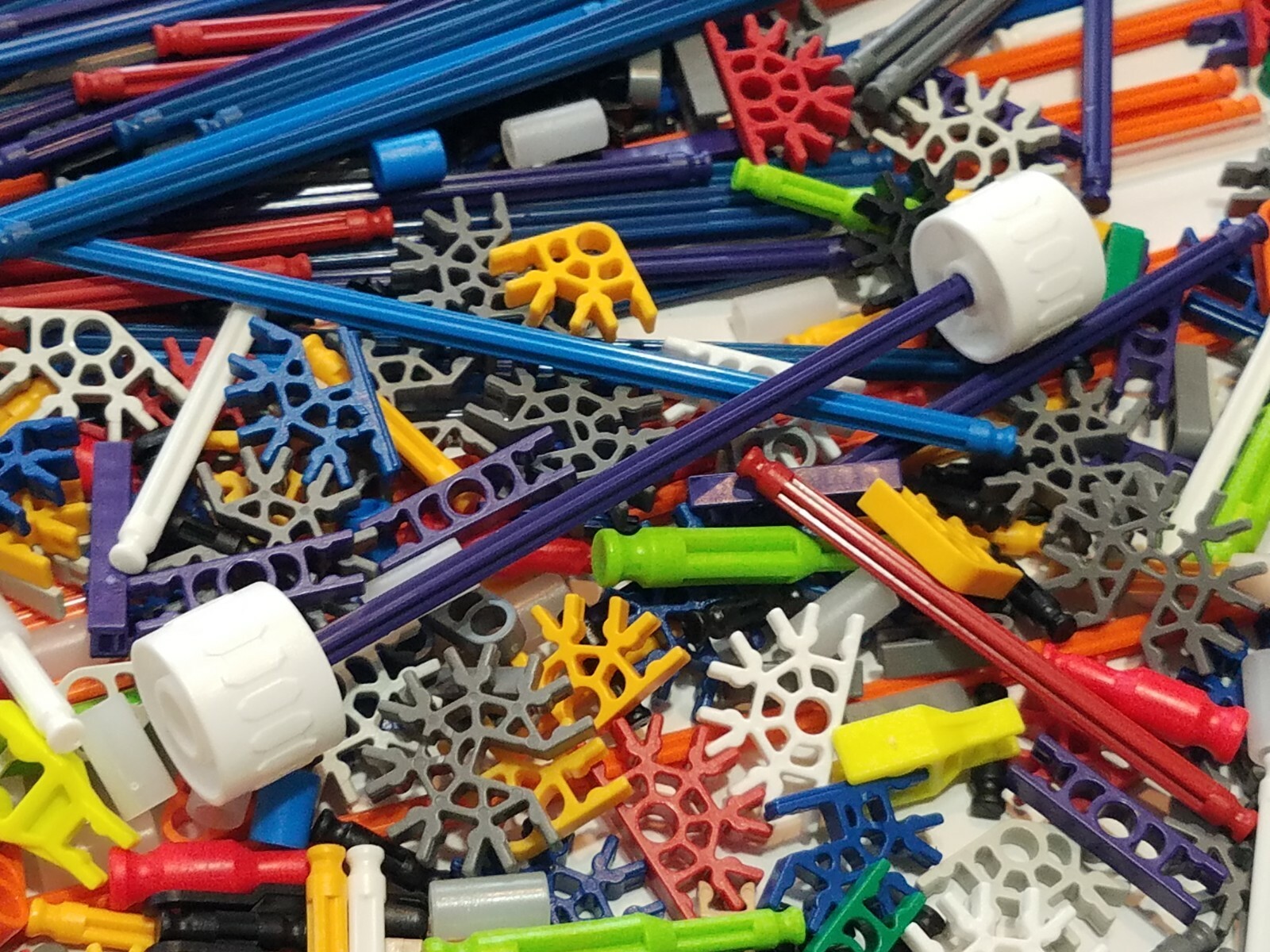 300 MICRO KNEX Rods & Connectors Random Mixed Bulk Lot Small Parts Pieces K'NEX