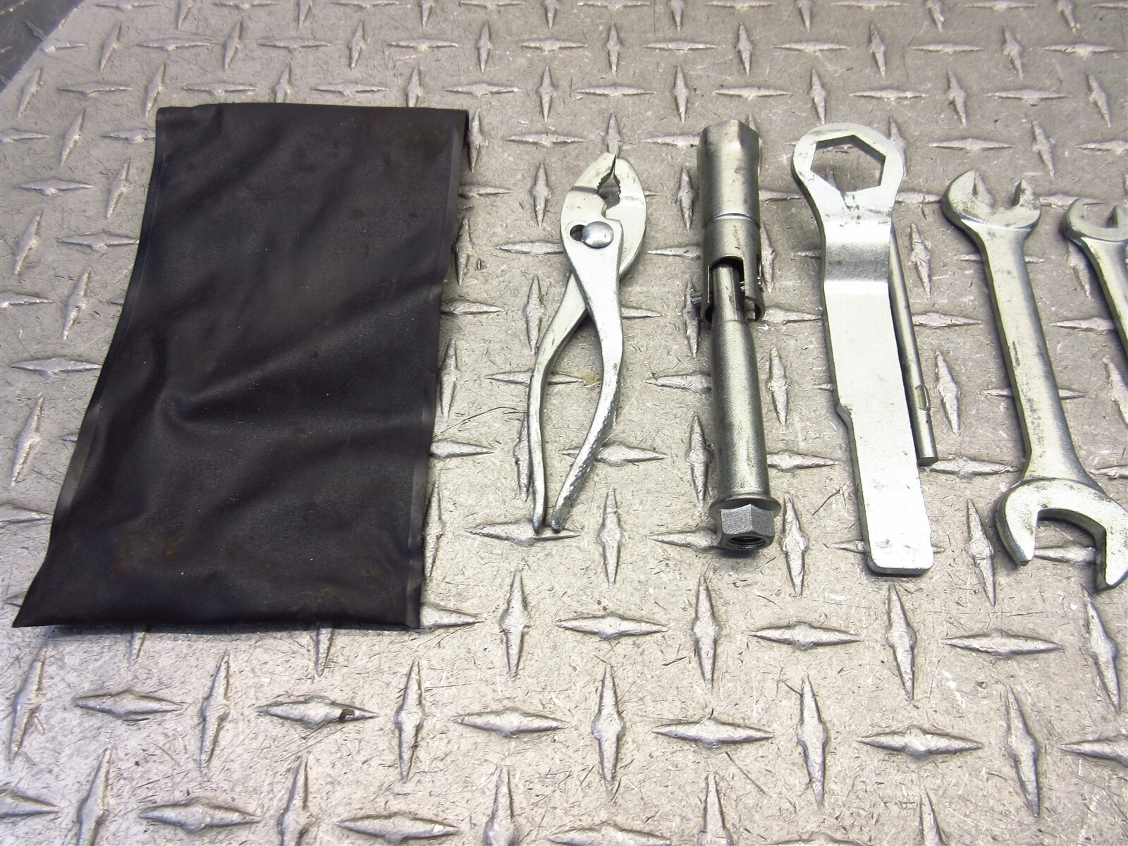 2008 07-09 Kawasaki KLE650 LE650A Versys OEM Tools Tool Bag Pouch Set Kit