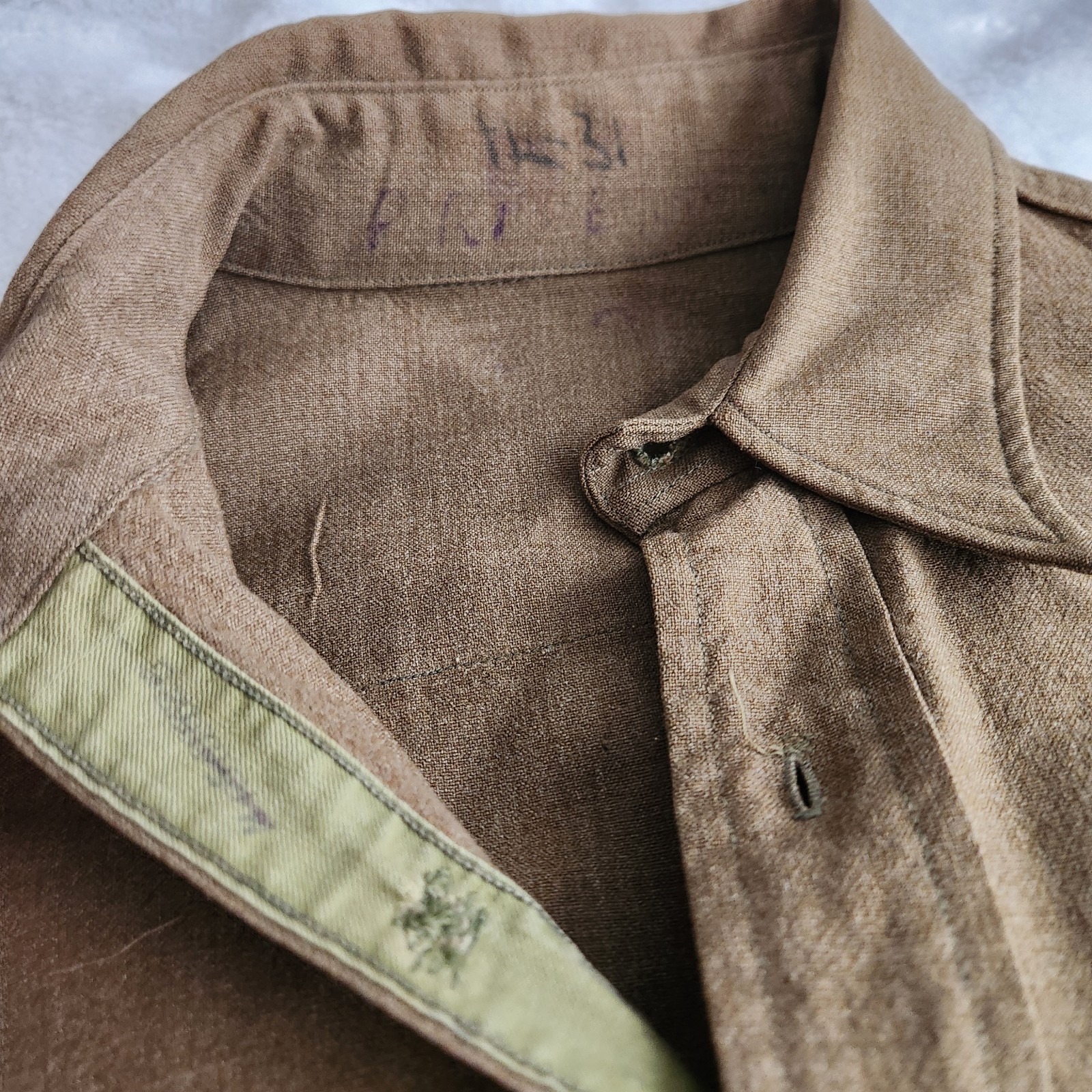 True Vintage WWII 1940’s U.S. Army Wool Officers Shirt Mens Large w/ Patch