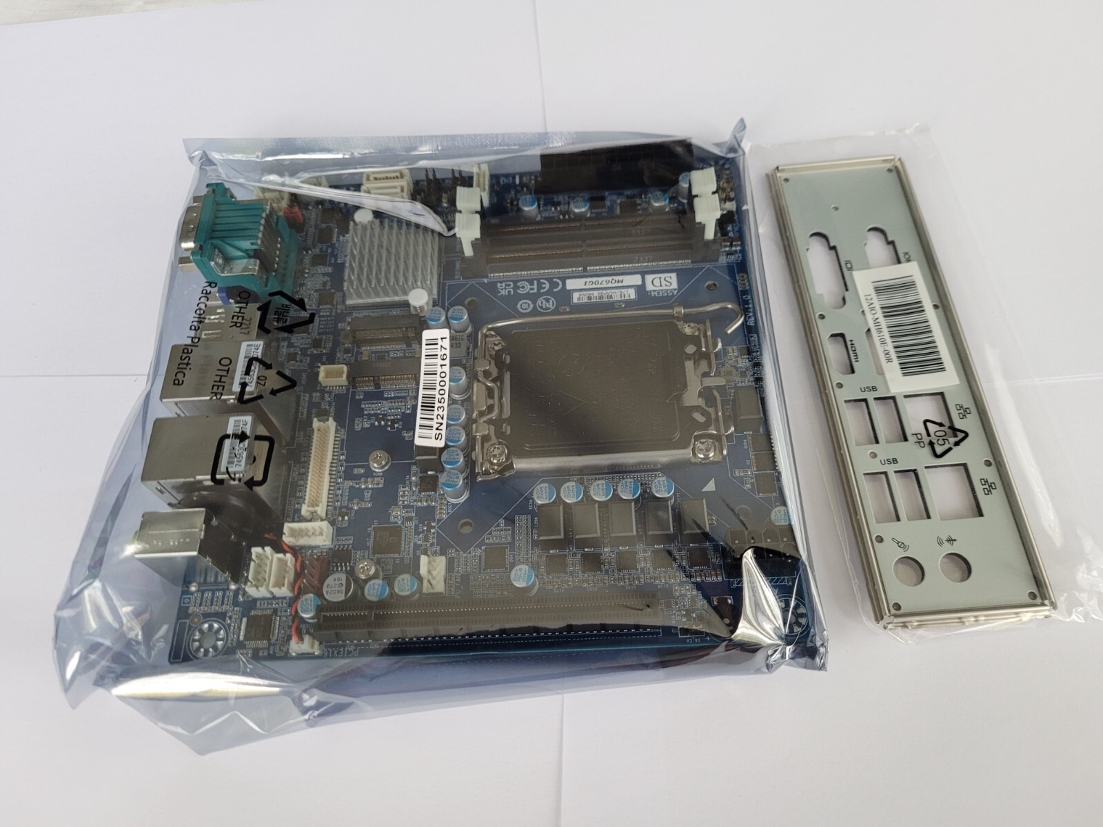 GIGAIPC MQ670GI-SD LGA 1700 Q670 DDR5 So-Dimm  12th 13th 14th Mini-ITX