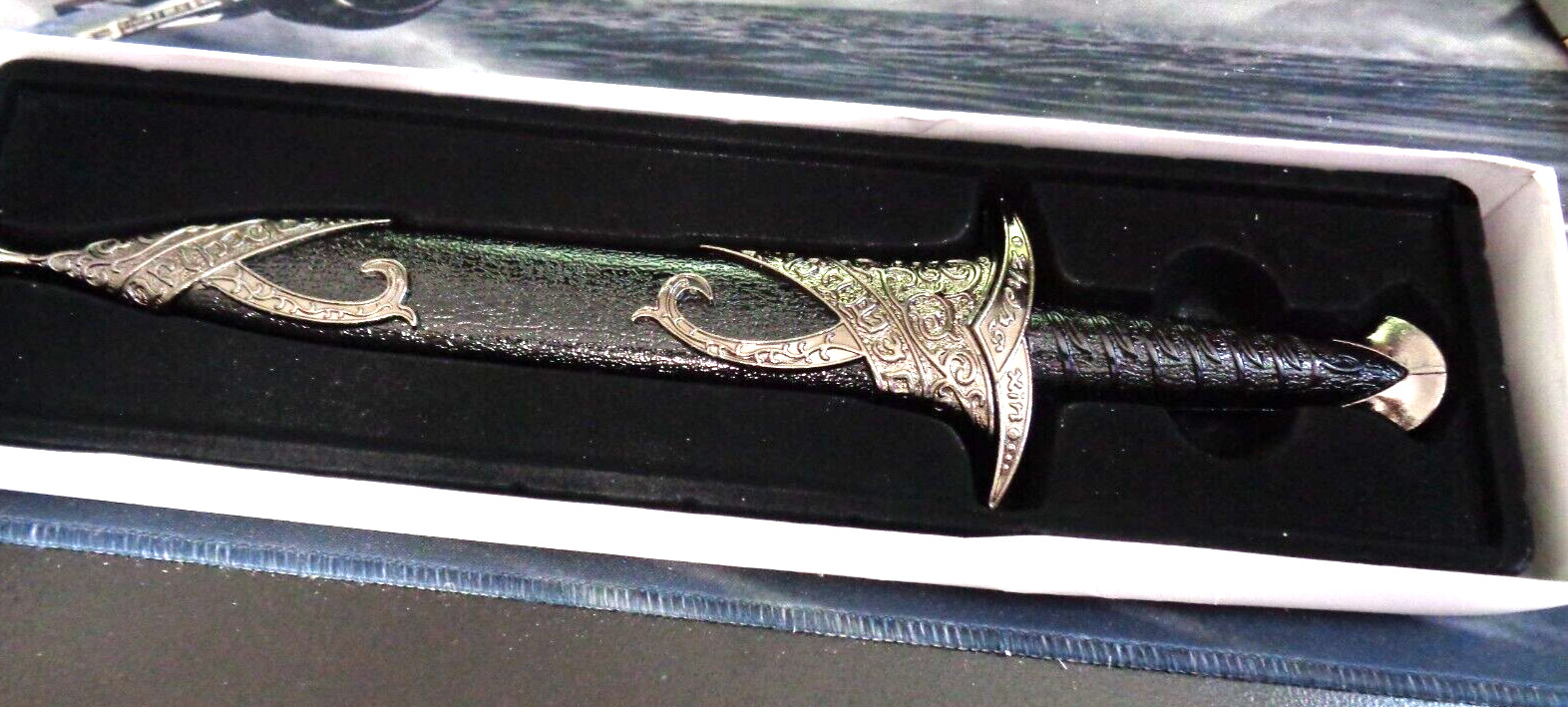 LOTR Mini Sting Sword 11-Inch Collectible Replica, New