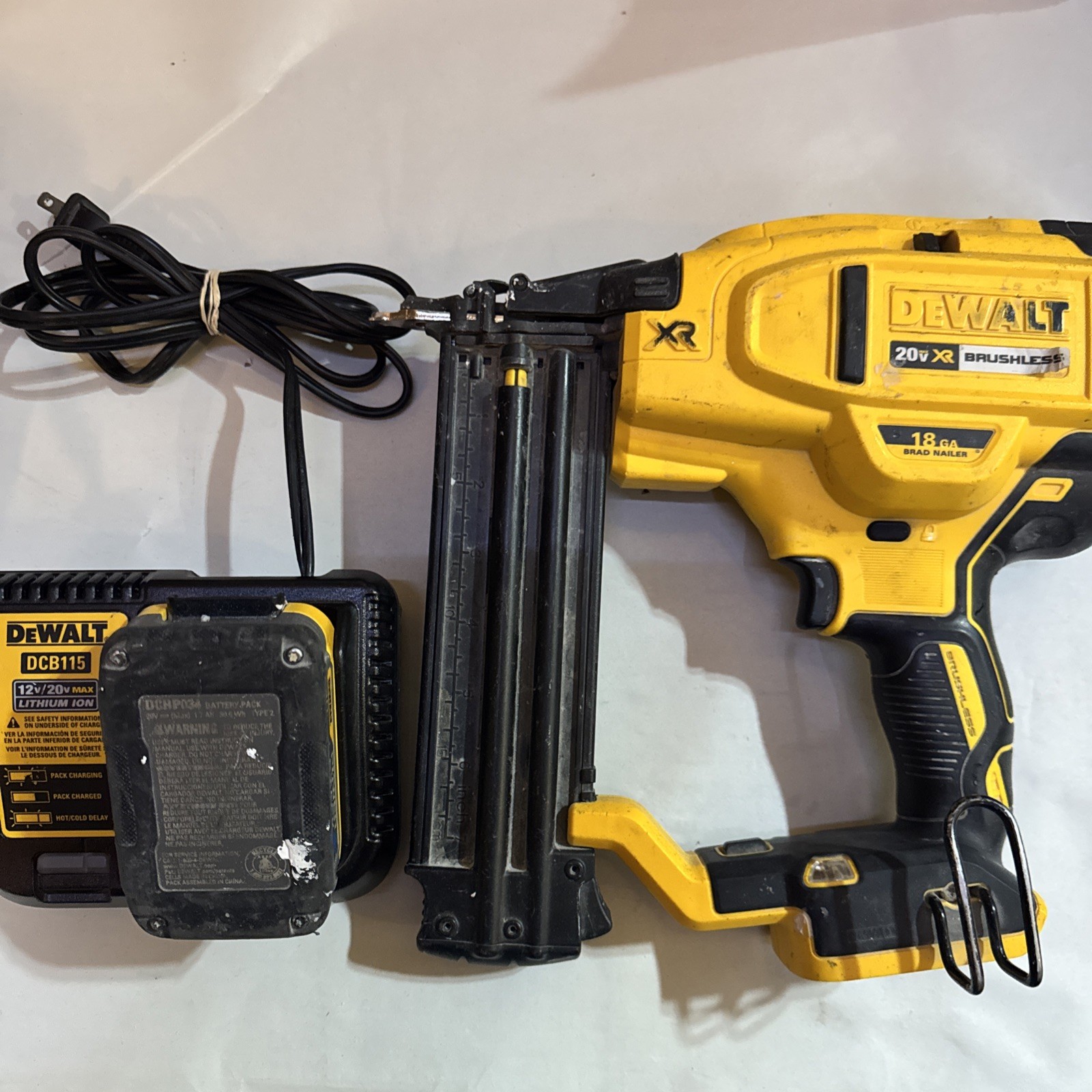 DEWALT DCN681D1 20V MAX XR 18 GA Cordless Narrow Crown Stapler  Used